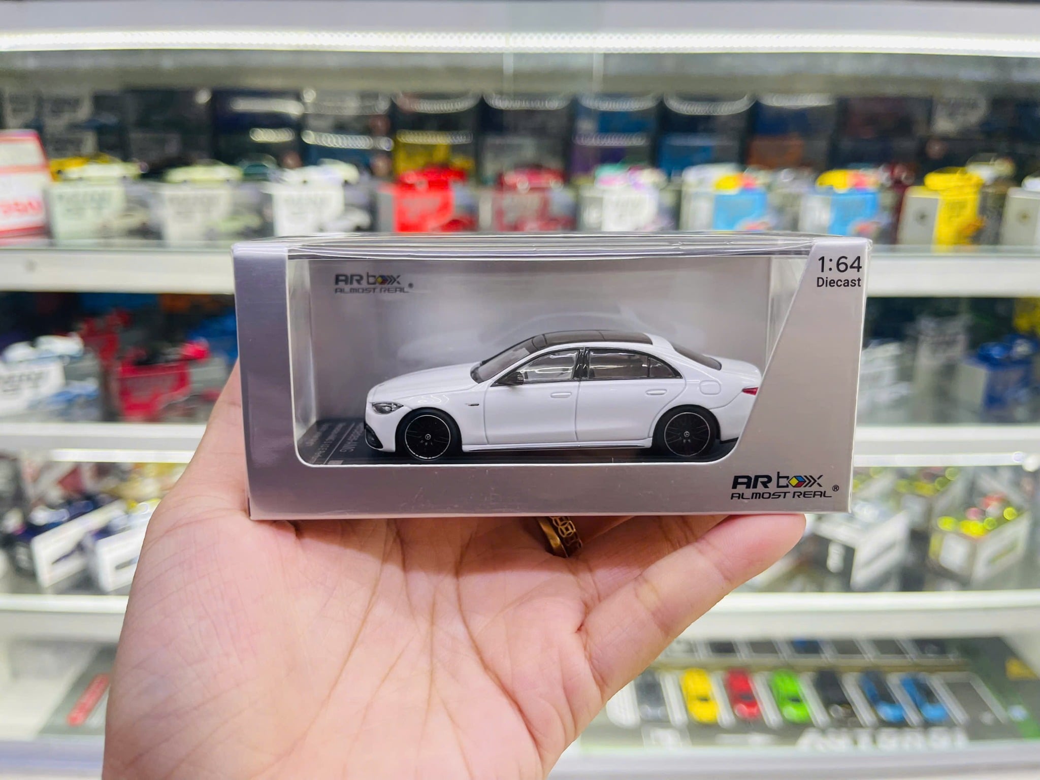  Mô hình xe Mercedes AMG S63 E Performance 2023 tỉ lệ 1:64 AR box Almost Real OT64331 