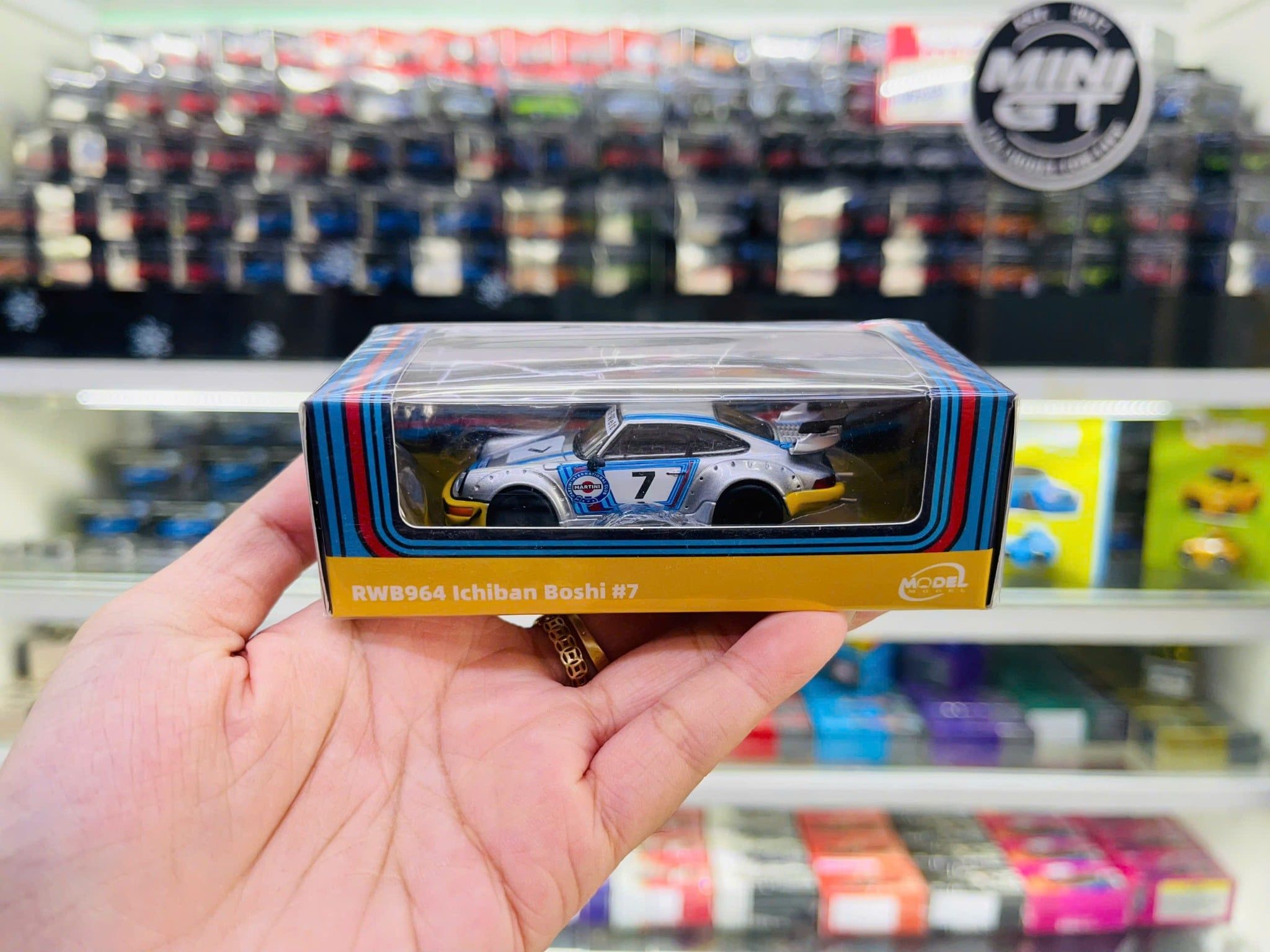  Mô hình xe Porsche RWB 964 Ichiban Boshi Martini tỉ lệ 1:64 ModelModel OT64638 