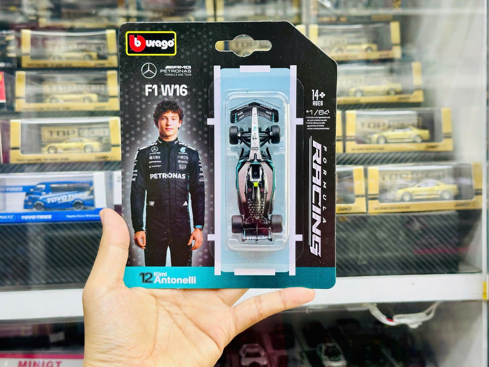  Mô hình xe đua F1 2025 Mercedes-AMG Petronas F1 Team W16 Australia GP tỉ lệ 1:64 Bburago bản card 18-58002 OT64669A 