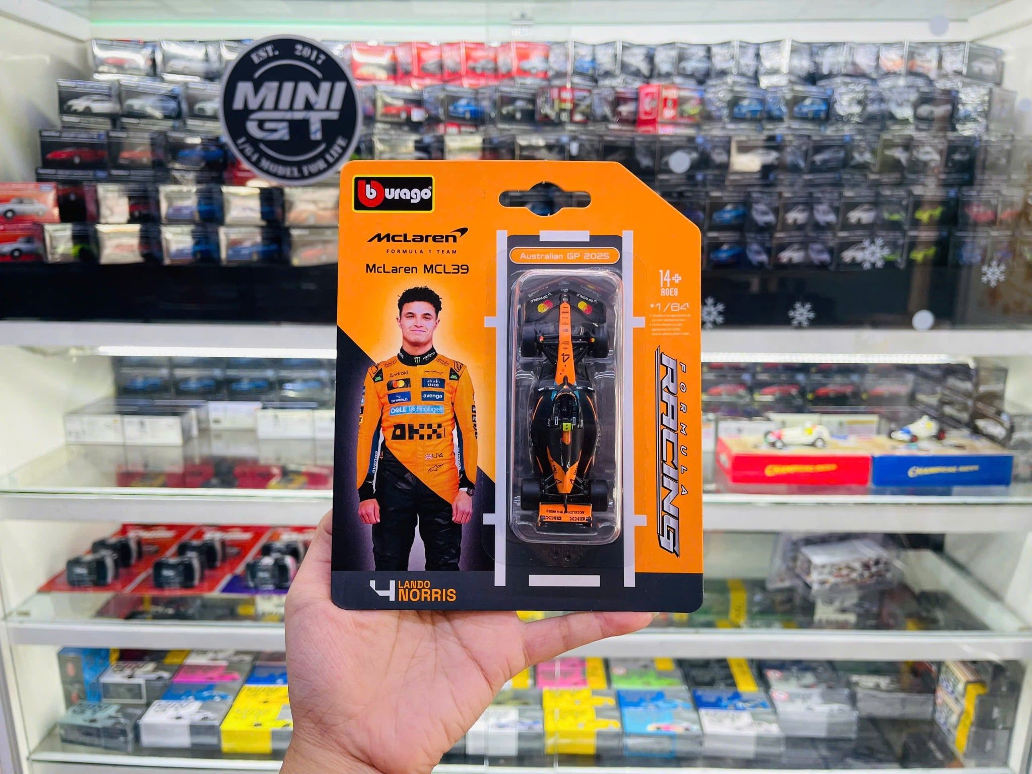  Mô hình xe đua F1 2025 McLaren F1 Team MCL39 Australia GP tỉ lệ 1:64 Bburago bản card 18-58001 OT64671 