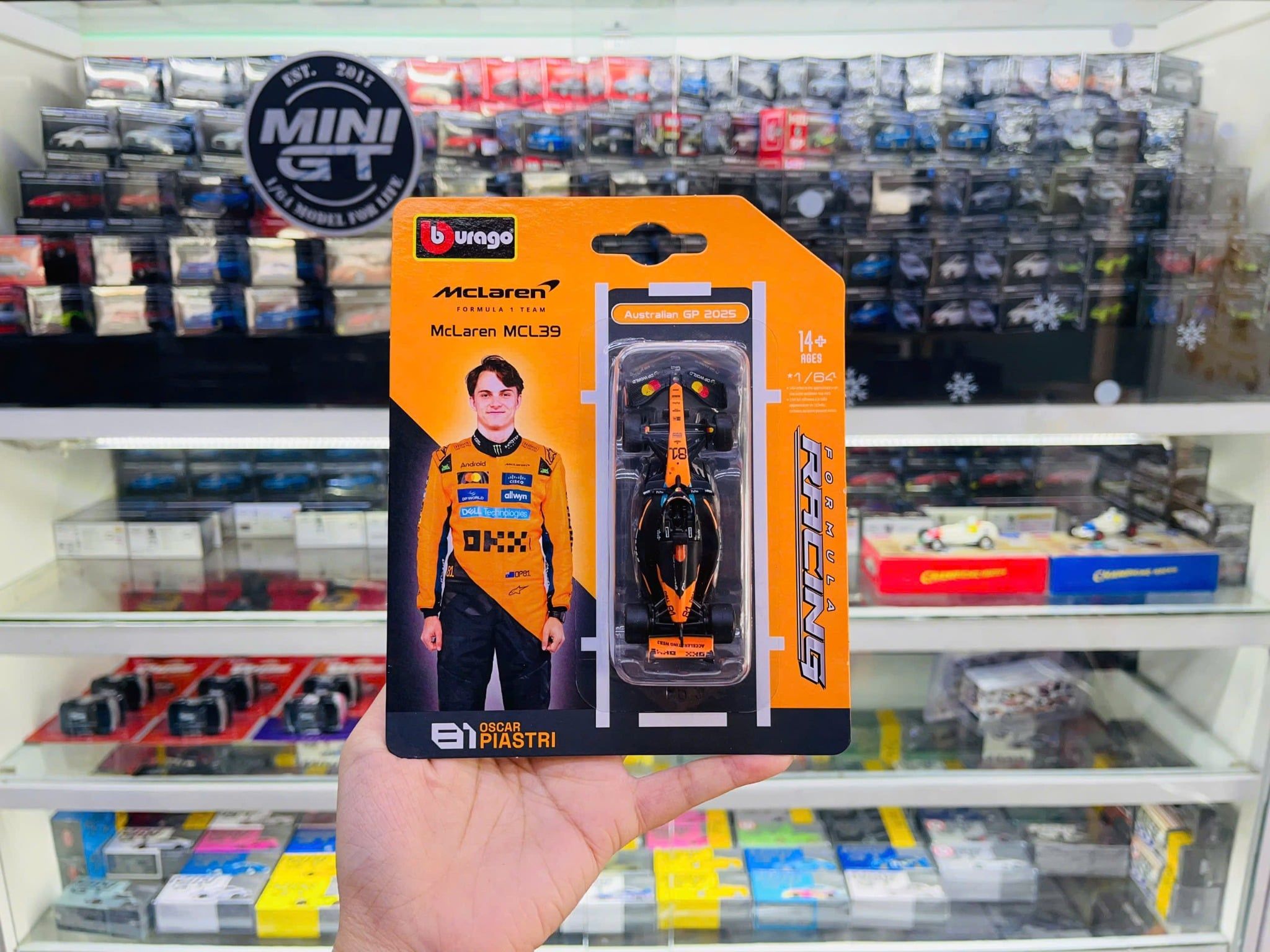  Mô hình xe đua F1 2025 McLaren F1 Team MCL39 Australia GP tỉ lệ 1:64 Bburago bản card 18-58001 OT64671 