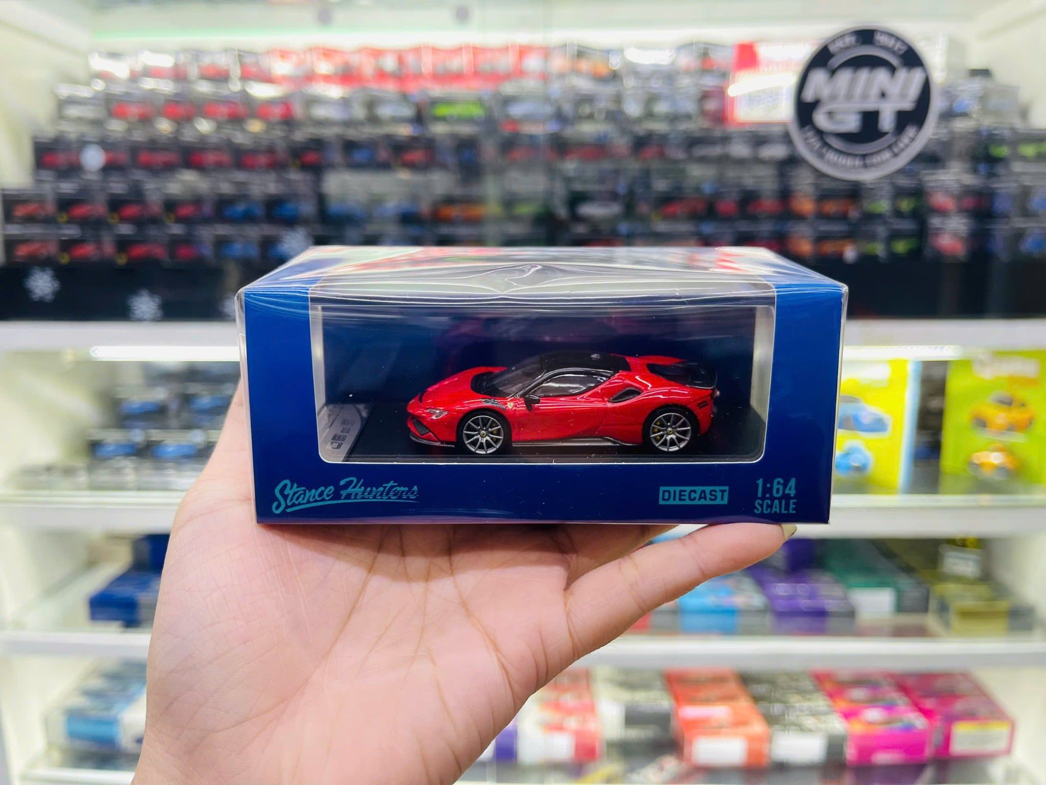  Mô hình xe Ferrari SF90 Novitec limited edition 499pcs tỉ lệ 1:64 Stance Hunter OT64727 