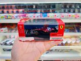  Mô hình xe đua F1 Formula 1 Scuderia Ferrari 2025 SF25 hộp mica tỉ lệ 1:64 Bburago OT64805 