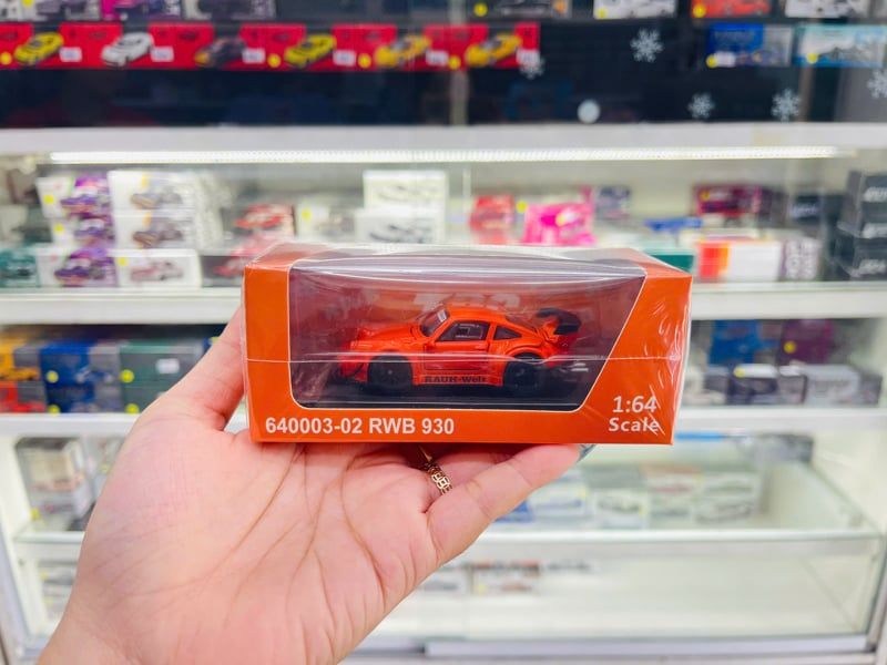  Mô hình xe Porsche RWB930 Rauhwelt 930 full open tỉ lệ 1:64 FG model OT64815 