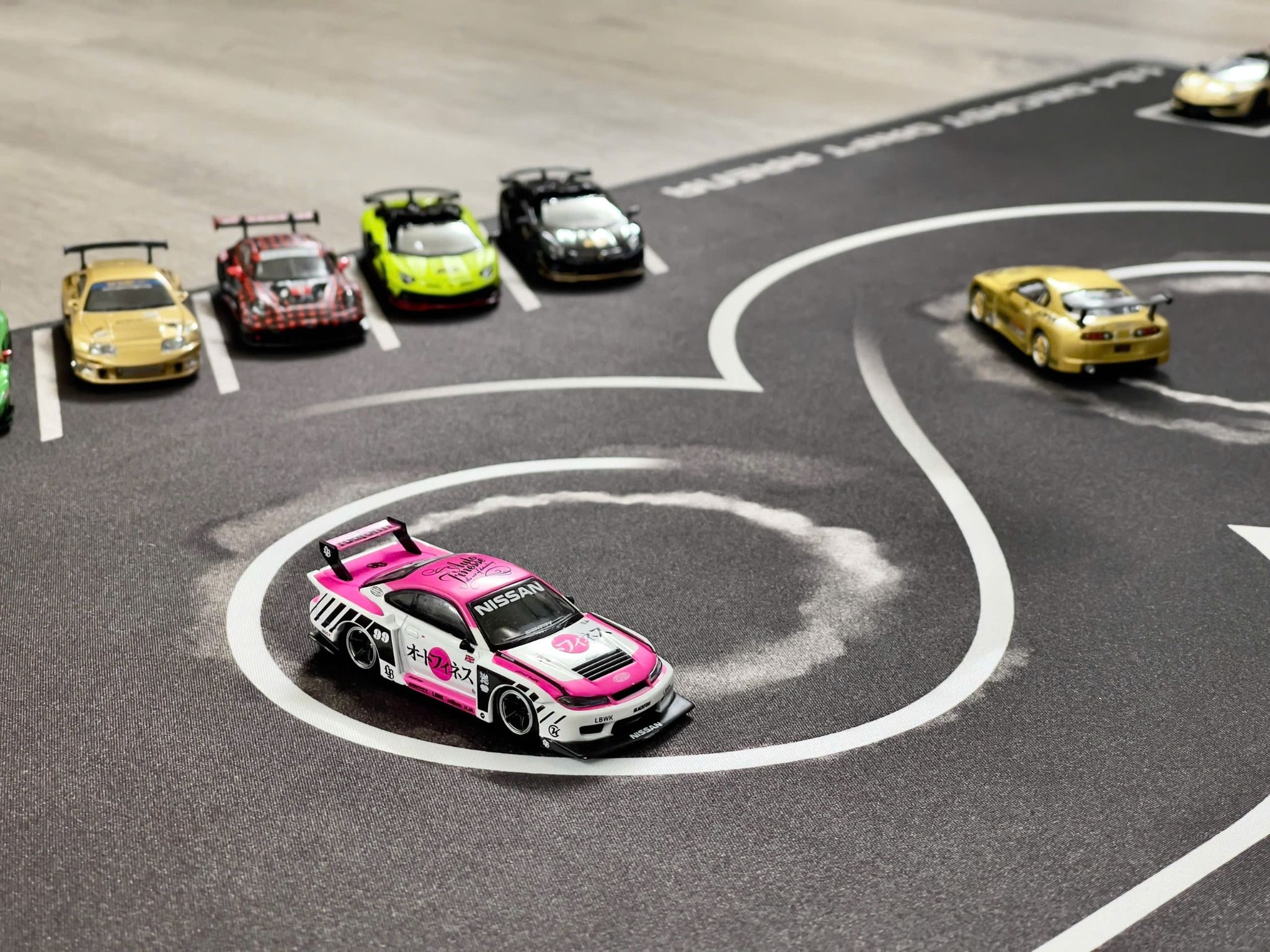  Phụ kiện thảm sa bàn chống trượt mô phỏng diorama đường đua PIT RACE nhiều kích thước 90x40 cho mô hình xe 1:64 Autono1 PT004 