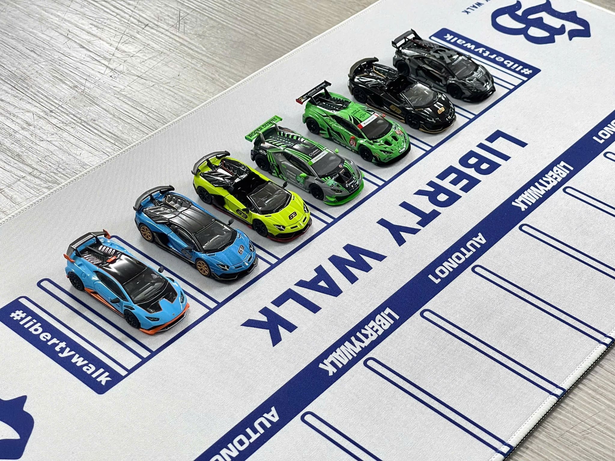  Phụ kiện thảm sa bàn chống trượt mô phỏng diorama bãi đỗ xe/ Parking lot Liberty Walk LBWK trắng 60x30cm tỉ lệ 1:64 Autono1 PT007 