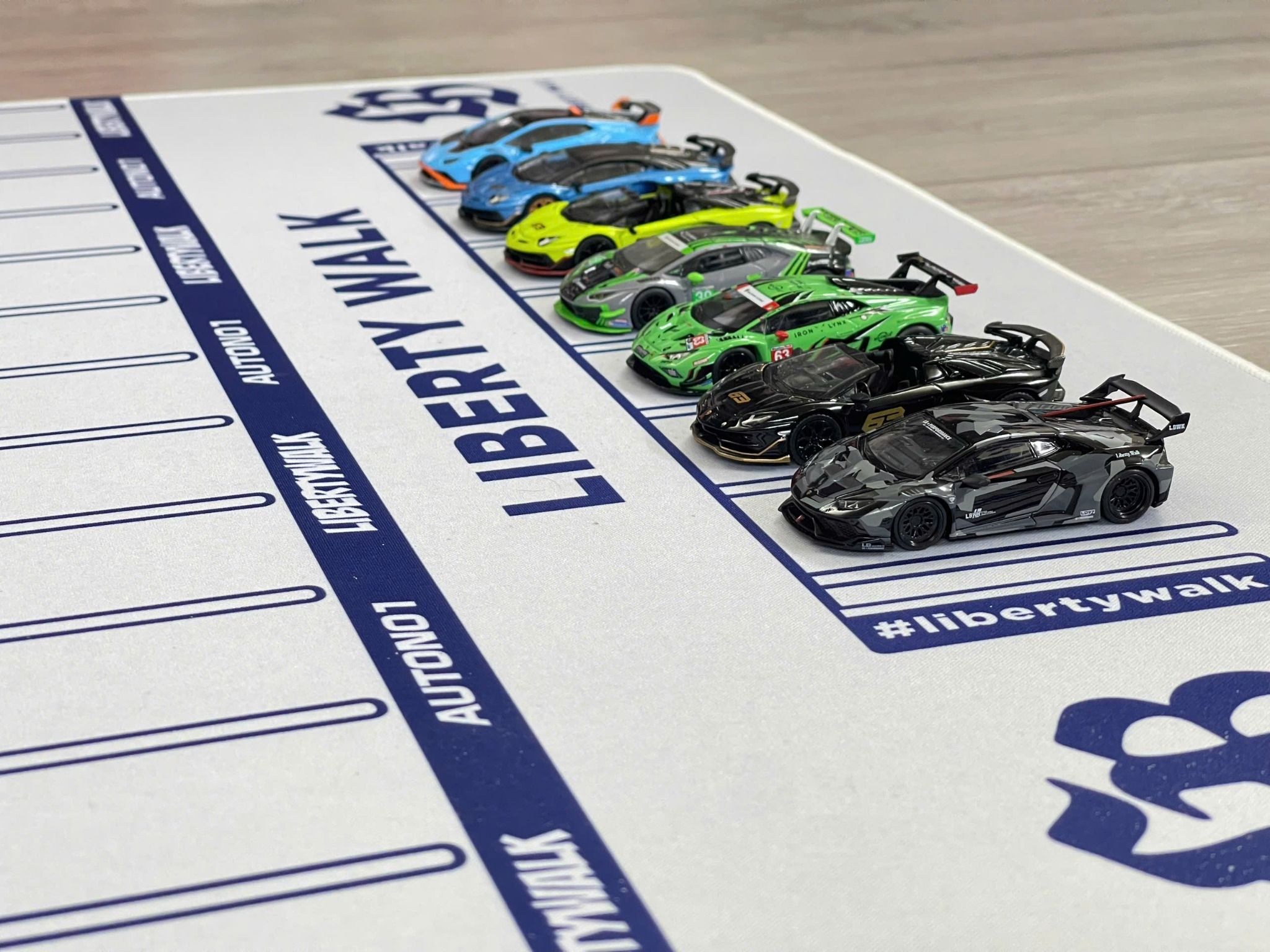  Phụ kiện thảm sa bàn chống trượt mô phỏng diorama bãi đỗ xe/ Parking lot Liberty Walk LBWK trắng 60x30cm tỉ lệ 1:64 Autono1 PT007 