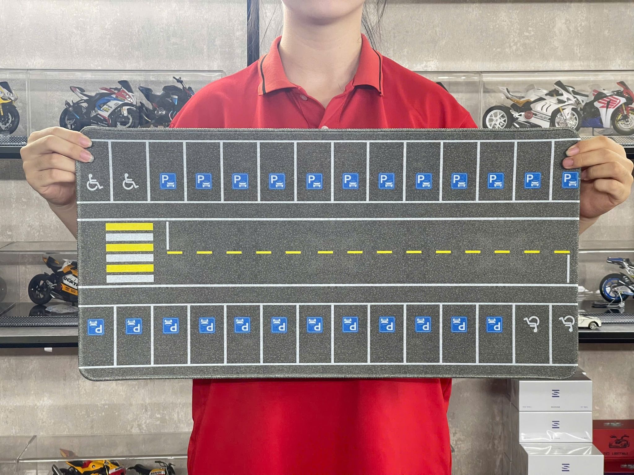  Phụ kiện thảm sa bàn chống trượt mô phỏng diorama bãi đỗ xe/ Parking lot - đường xe chạy 60x30cm tỉ lệ 1:64 Autono1 PT009 