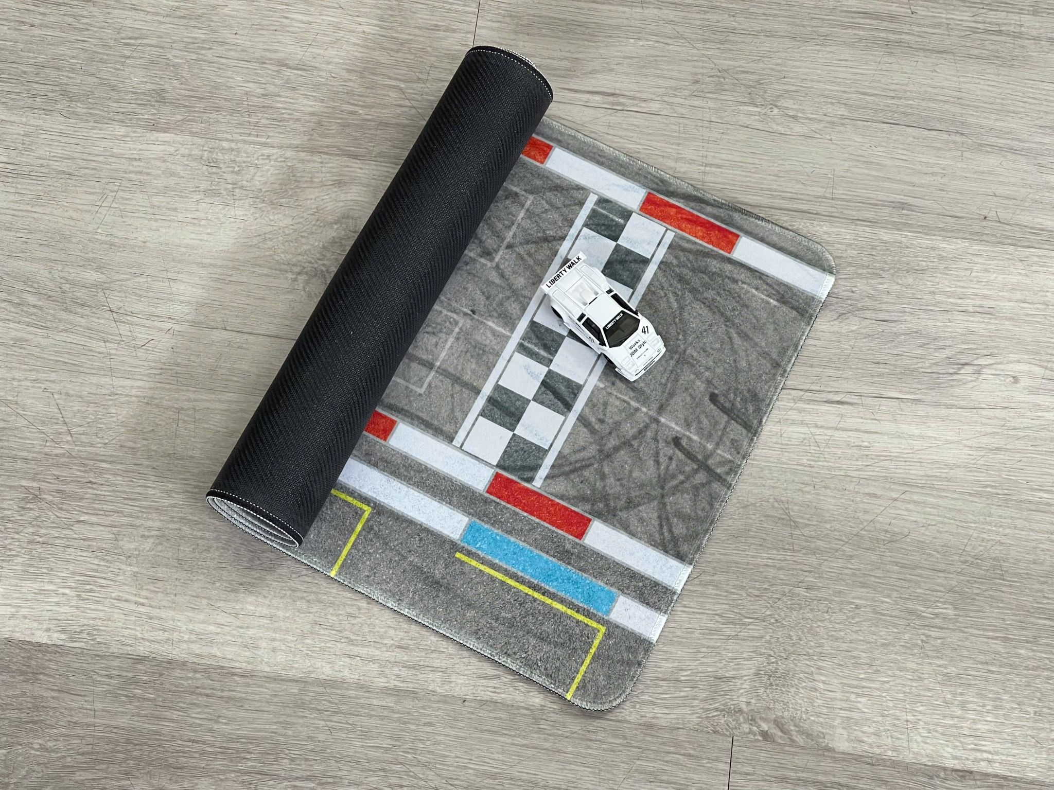  Phụ kiện thảm sa bàn chống trượt mô phỏng diorama bãi đỗ trường đua Lb Works liberty works 60x30cm tỉ lệ 1:64 Autono1 PT010 