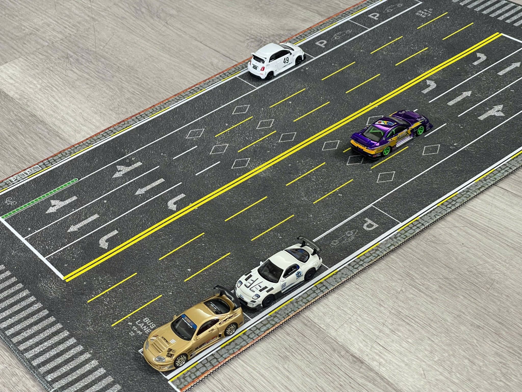  Phụ kiện thảm sa bàn chống trượt mô phỏng diorama đường cao tốc 4 làn 60x30cm tỉ lệ 1:64 Autono1 PT011 