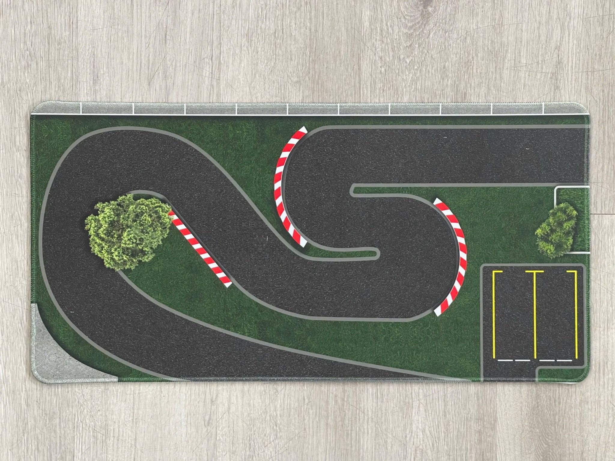  Phụ kiện thảm sa bàn chống trượt mô phỏng diorama bãi đỗ xe/ Parking lot đường xe chạy và công viên kích thước 60x30cm cho mô hình xe 1:64 Autono1 PT012 