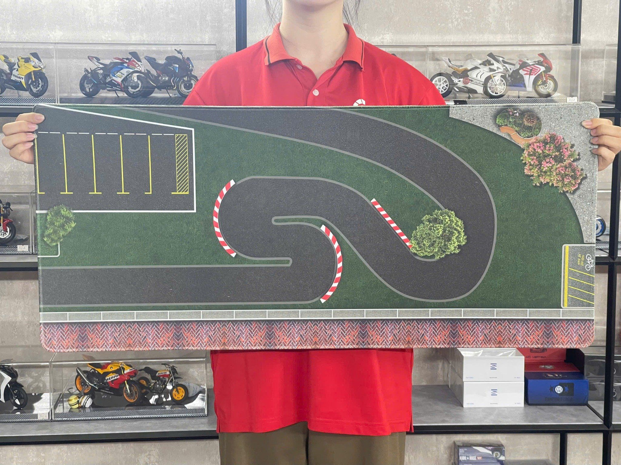  Phụ kiện thảm sa bàn chống trượt mô phỏng diorama bãi đỗ xe/ Parking lot đường xe chạy và công viên kích thước 90x40cm cho mô hình xe 1:64 Autono1 PT012 