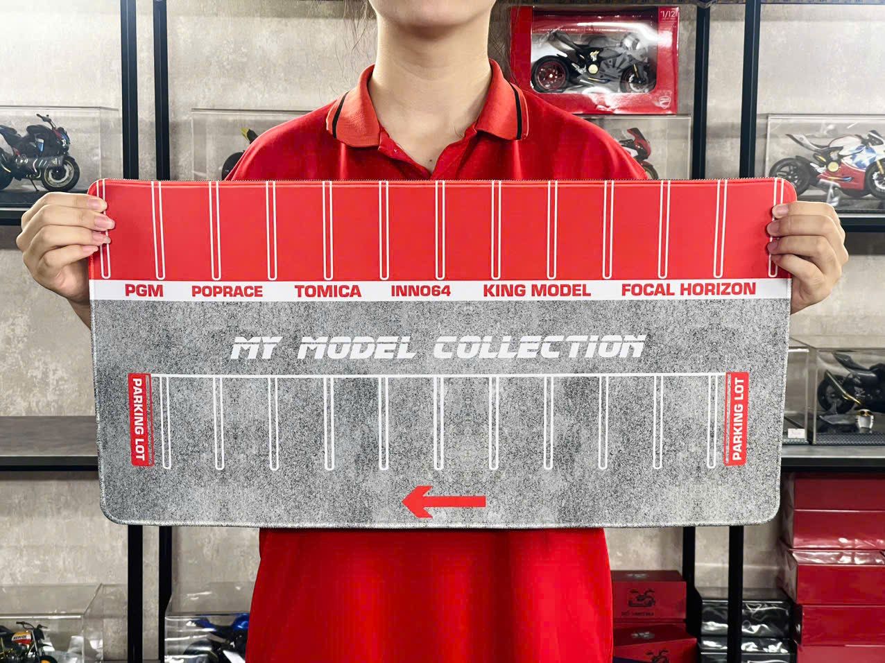  Phụ kiện thảm sa bàn chống trượt mô phỏng diorama bãi đỗ xe/ Parking lot red/gray 60x30cm tỉ lệ 1:64 Autono1 PT013 