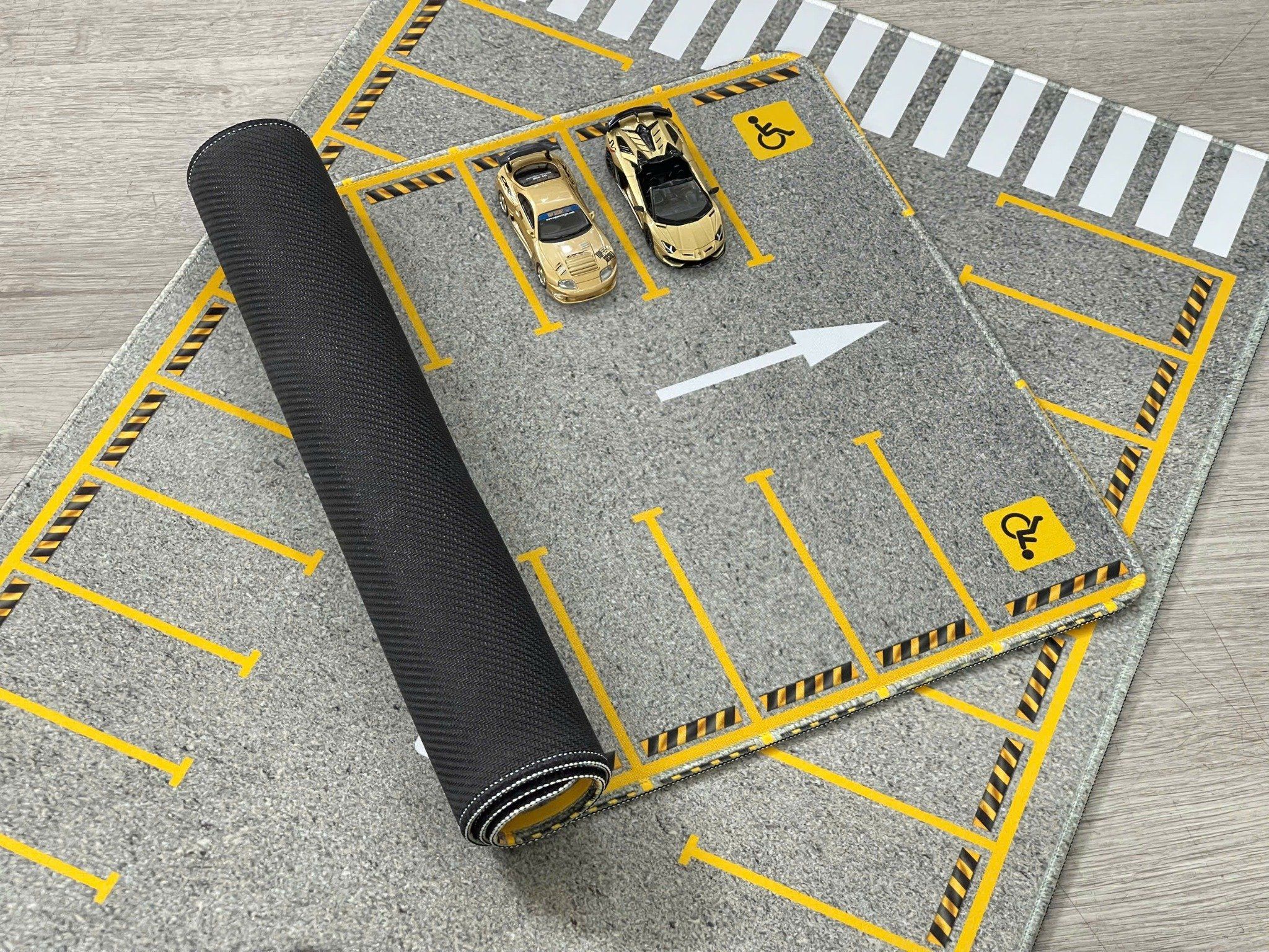  Phụ kiện thảm sa bàn chống trượt mô phỏng diorama bãi đỗ xe/ Parking lot kích thước 90x40cm cho mô hình xe 1:64 Autono1 PT016 