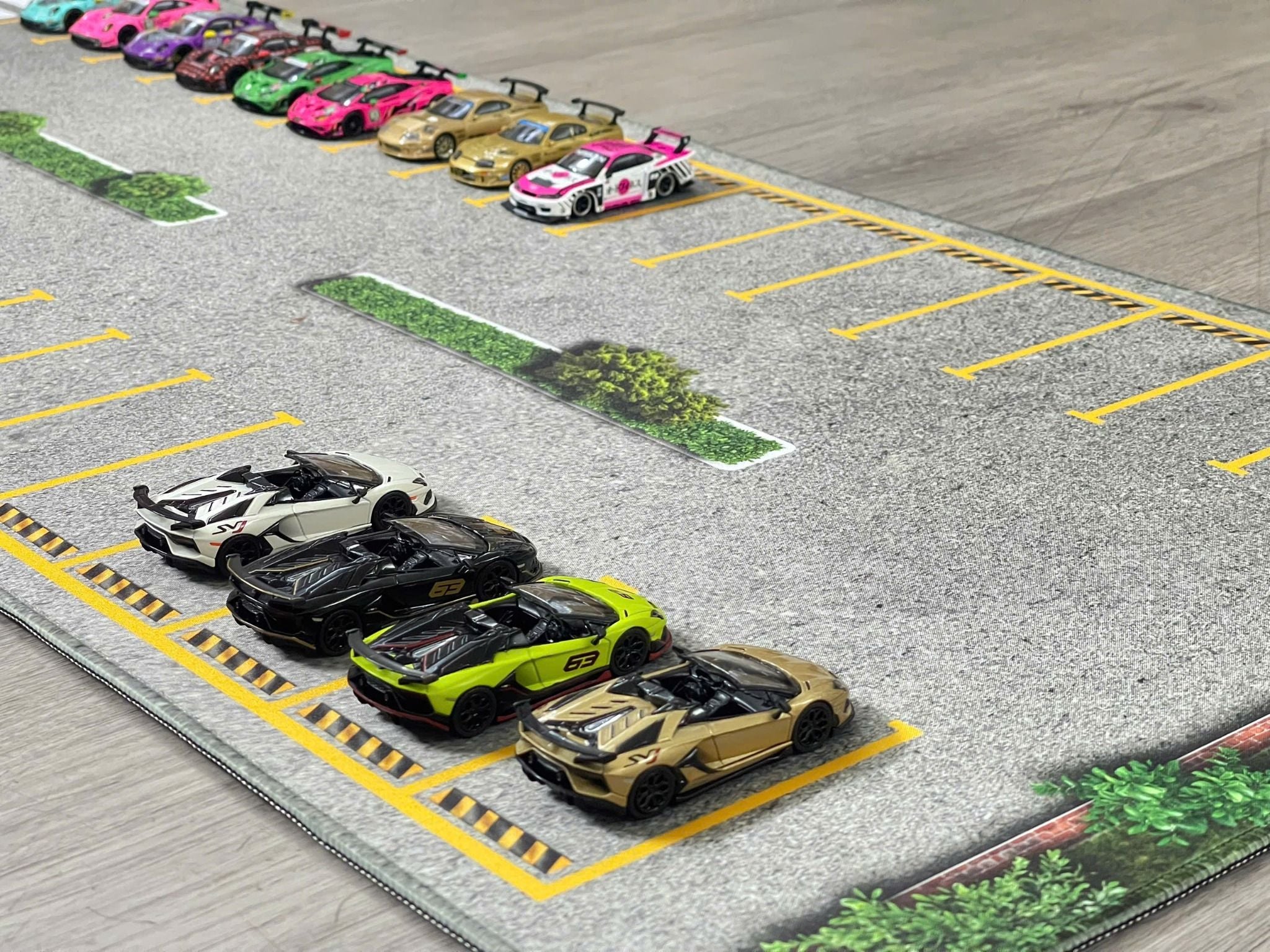  Phụ kiện thảm sa bàn chống trượt mô phỏng diorama bãi đỗ xe/ Parking lot kích thước 90x40cm cho mô hình xe 1:64 Autono1 PT016 