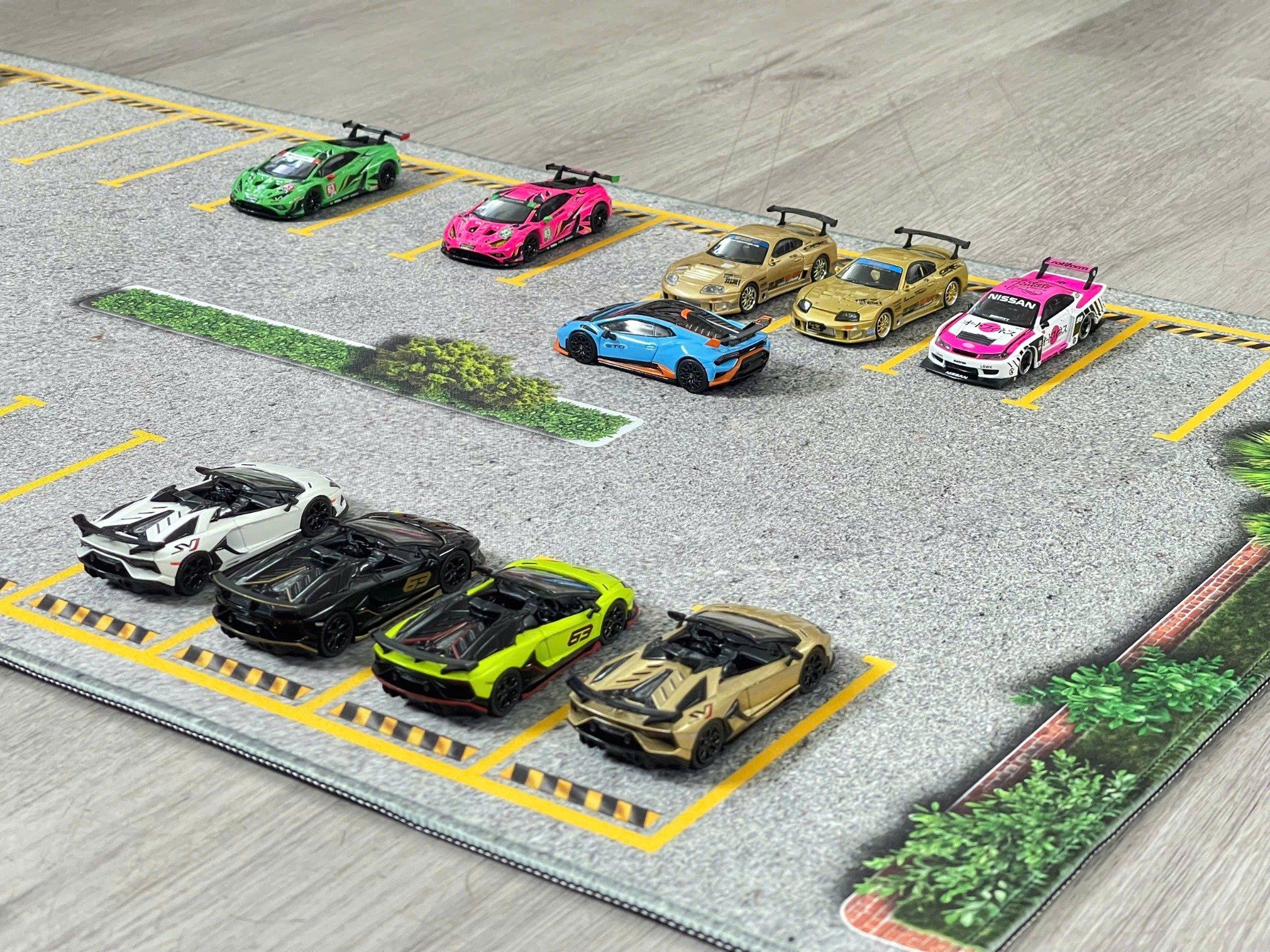  Phụ kiện thảm sa bàn chống trượt mô phỏng diorama bãi đỗ xe/ Parking lot kích thước 90x40cm cho mô hình xe 1:64 Autono1 PT016 
