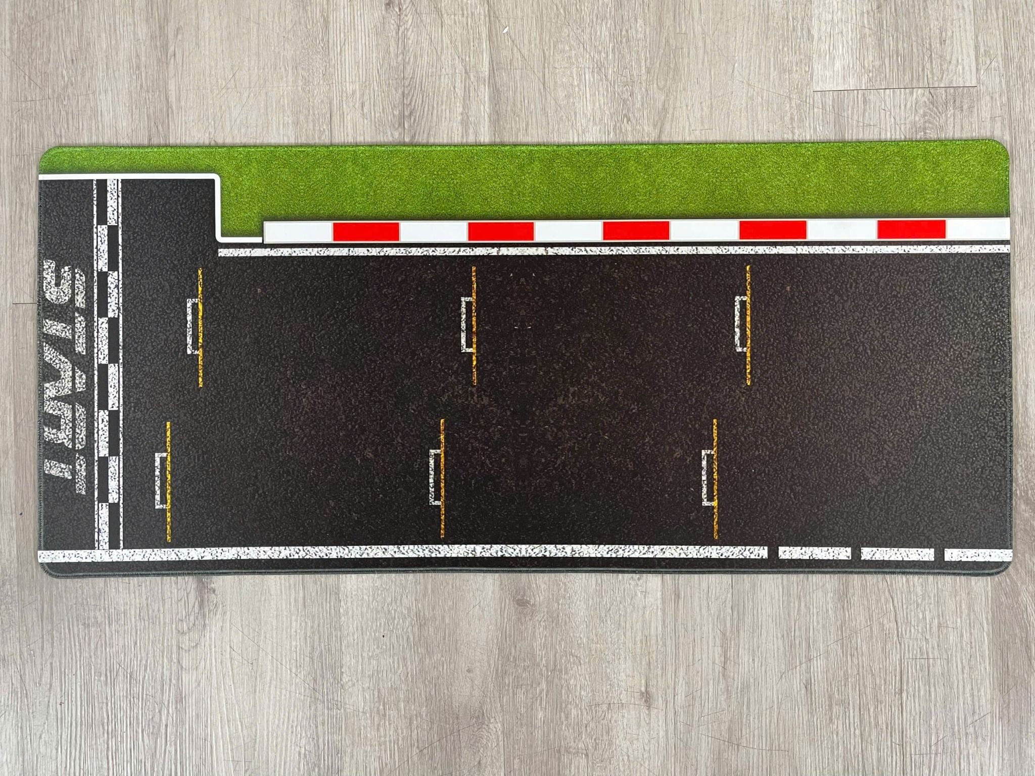  Phụ kiện thảm sa bàn chống trượt mô phỏng diorama pit race trường đua xe F1 kích cỡ 90x40cm tỉ lệ 1:24 Autono1 PT018 