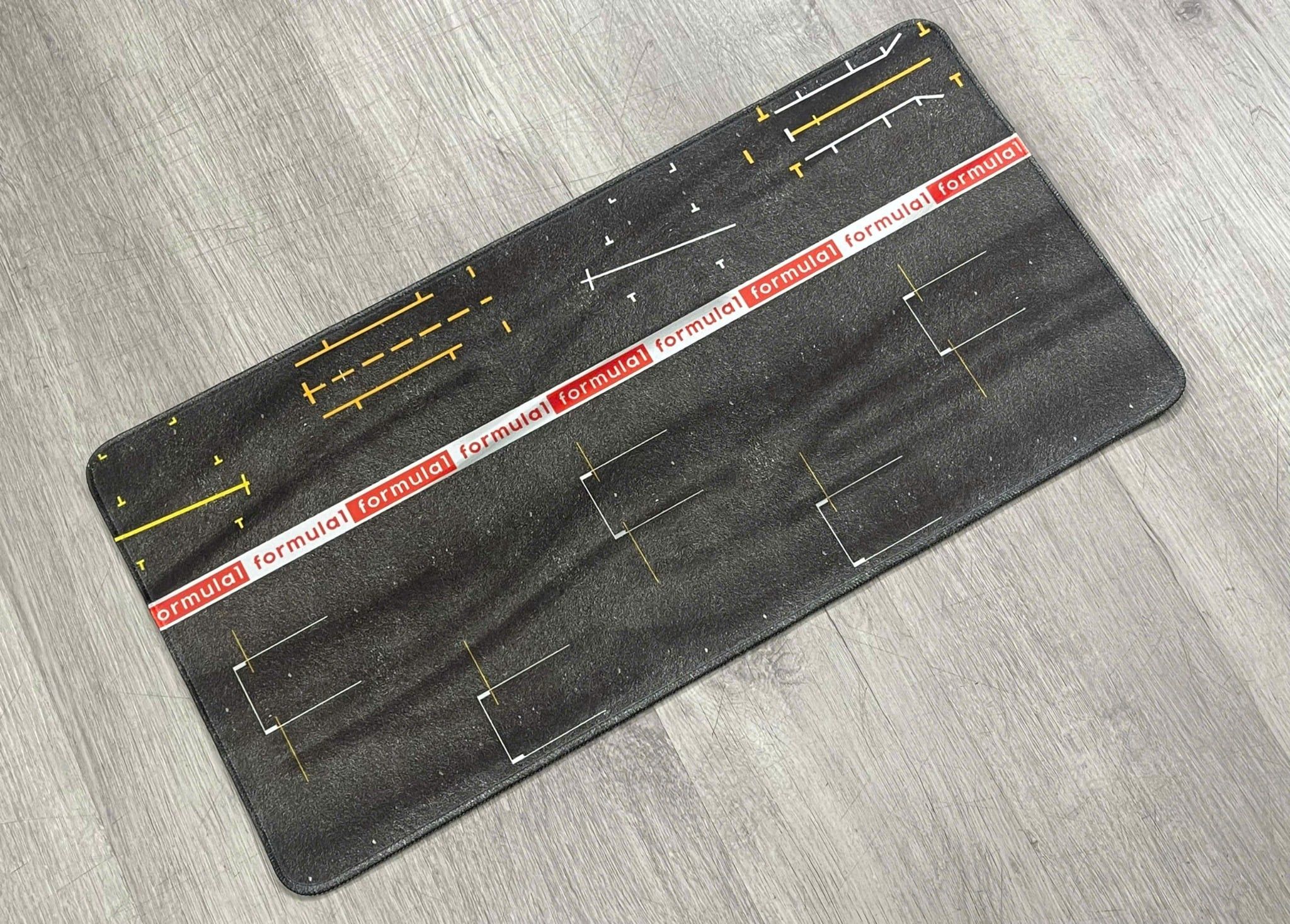  Phụ kiện thảm sa bàn chống trượt mô phỏng diorama đường đua F1 kích thước 60x30 cho mô hình xe 1:64 Autono1 PT031 