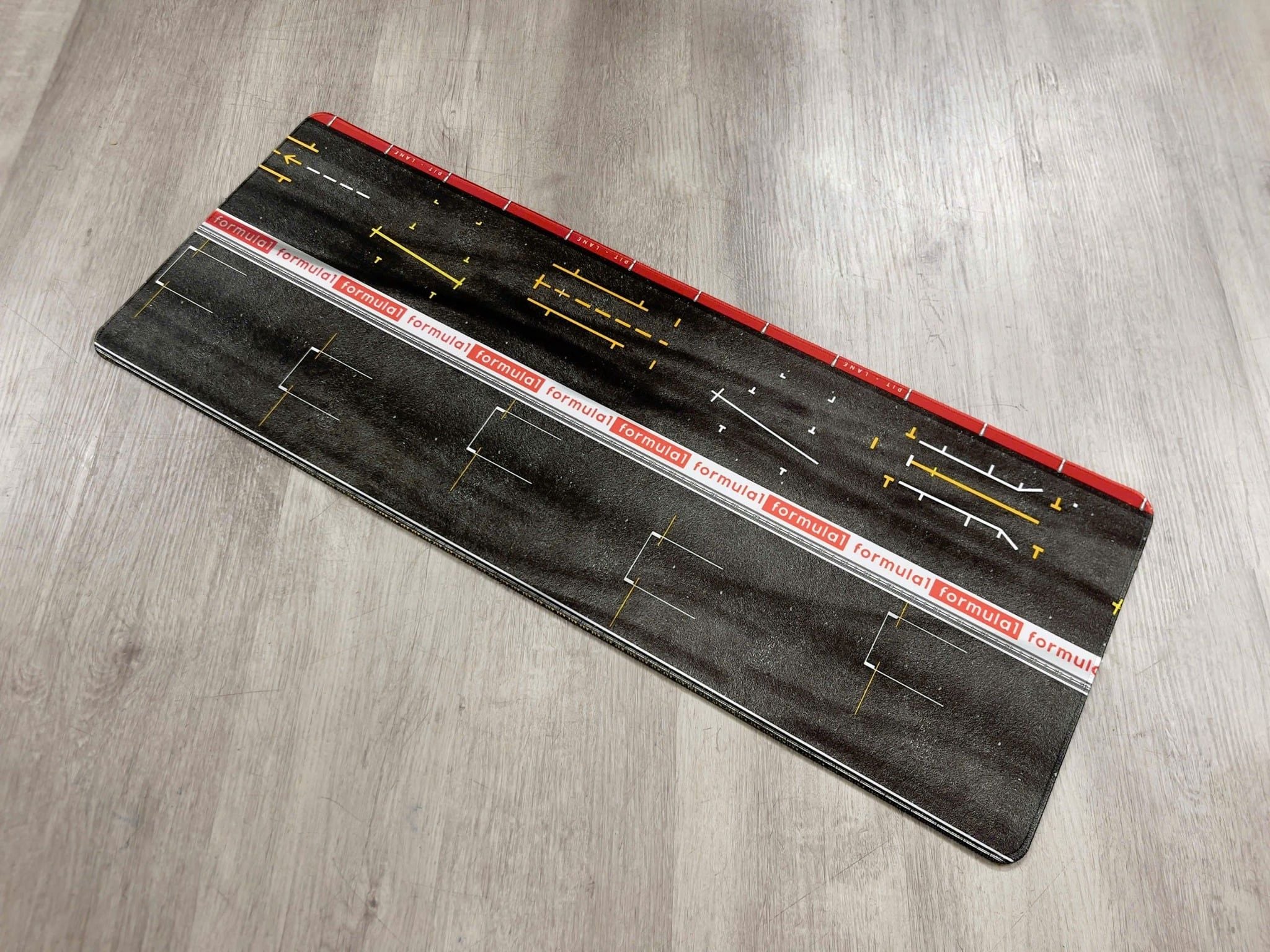  Phụ kiện thảm sa bàn chống trượt mô phỏng diorama đường đua F1 kích thước 80x30 cho mô hình xe 1:64 Autono1 PT031 