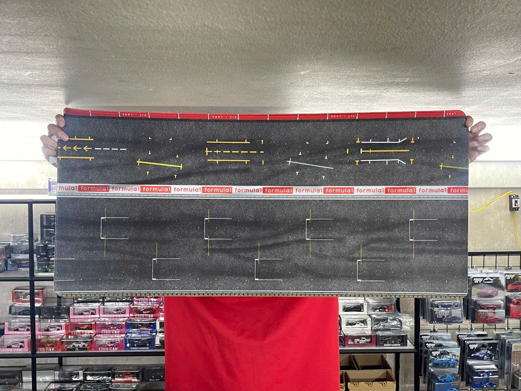  Phụ kiện thảm sa bàn chống trượt mô phỏng diorama đường đua F1 kích thước 90x40 cho mô hình xe 1:64 Autono1 PT031 