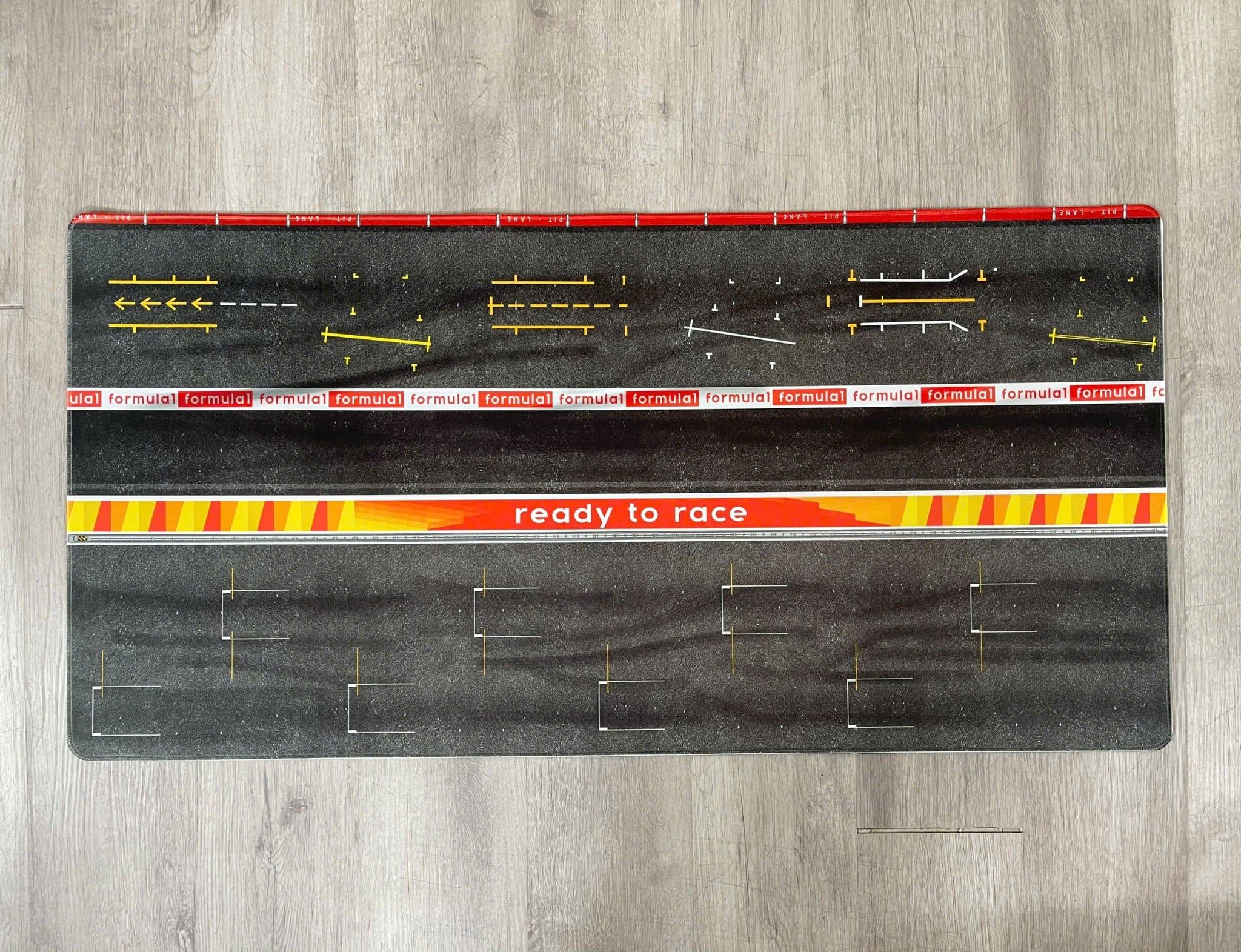  Phụ kiện thảm sa bàn chống trượt mô phỏng diorama đường đua F1 kích thước 100x50 cho mô hình xe 1:64 Autono1 PT031 