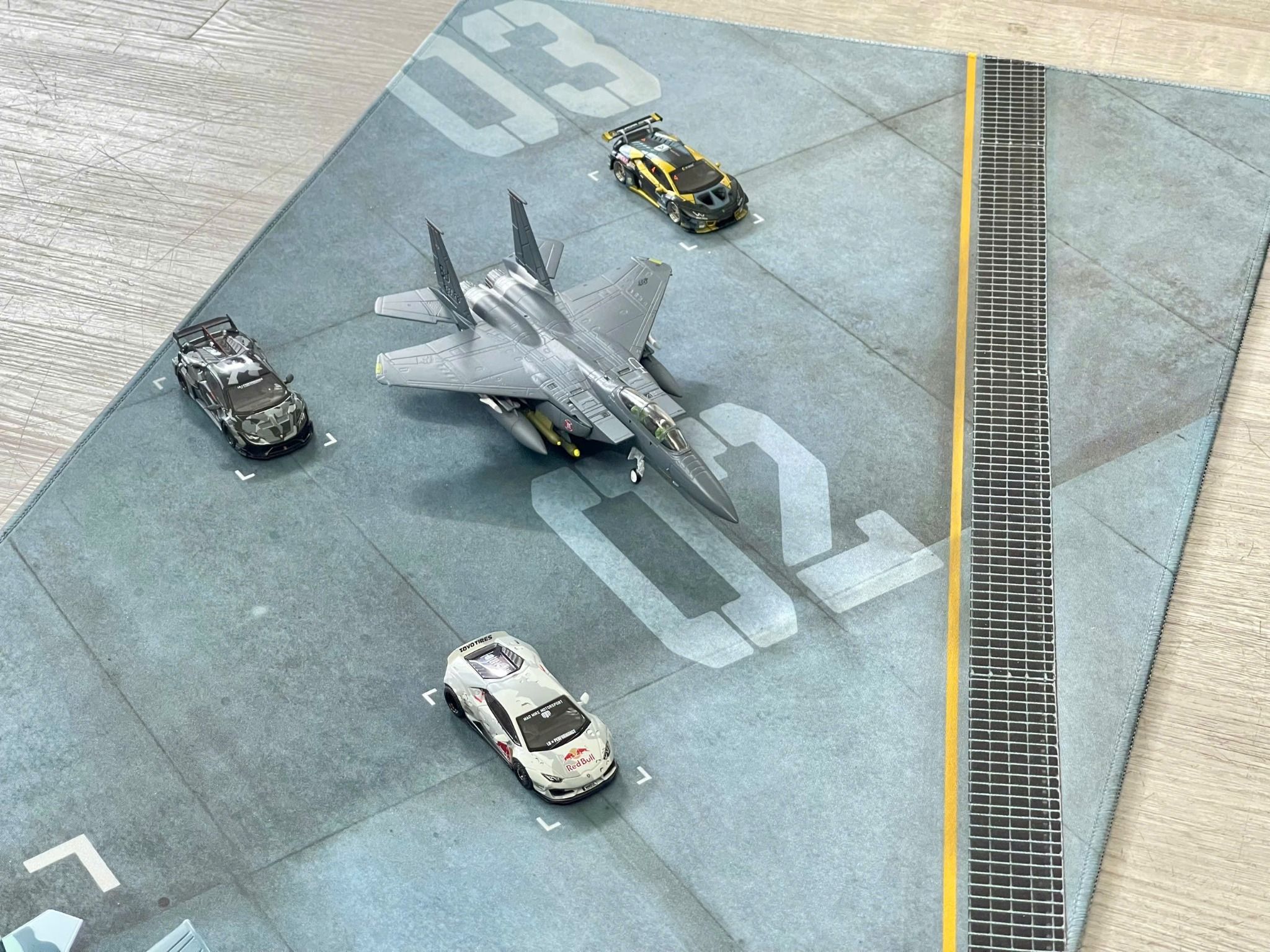  Phụ kiện thảm sa bàn chống trượt mô phỏng diorama sân đỗ xe kích thước 90x40 cho mô hình xe 1:64 Autono1 PT033 