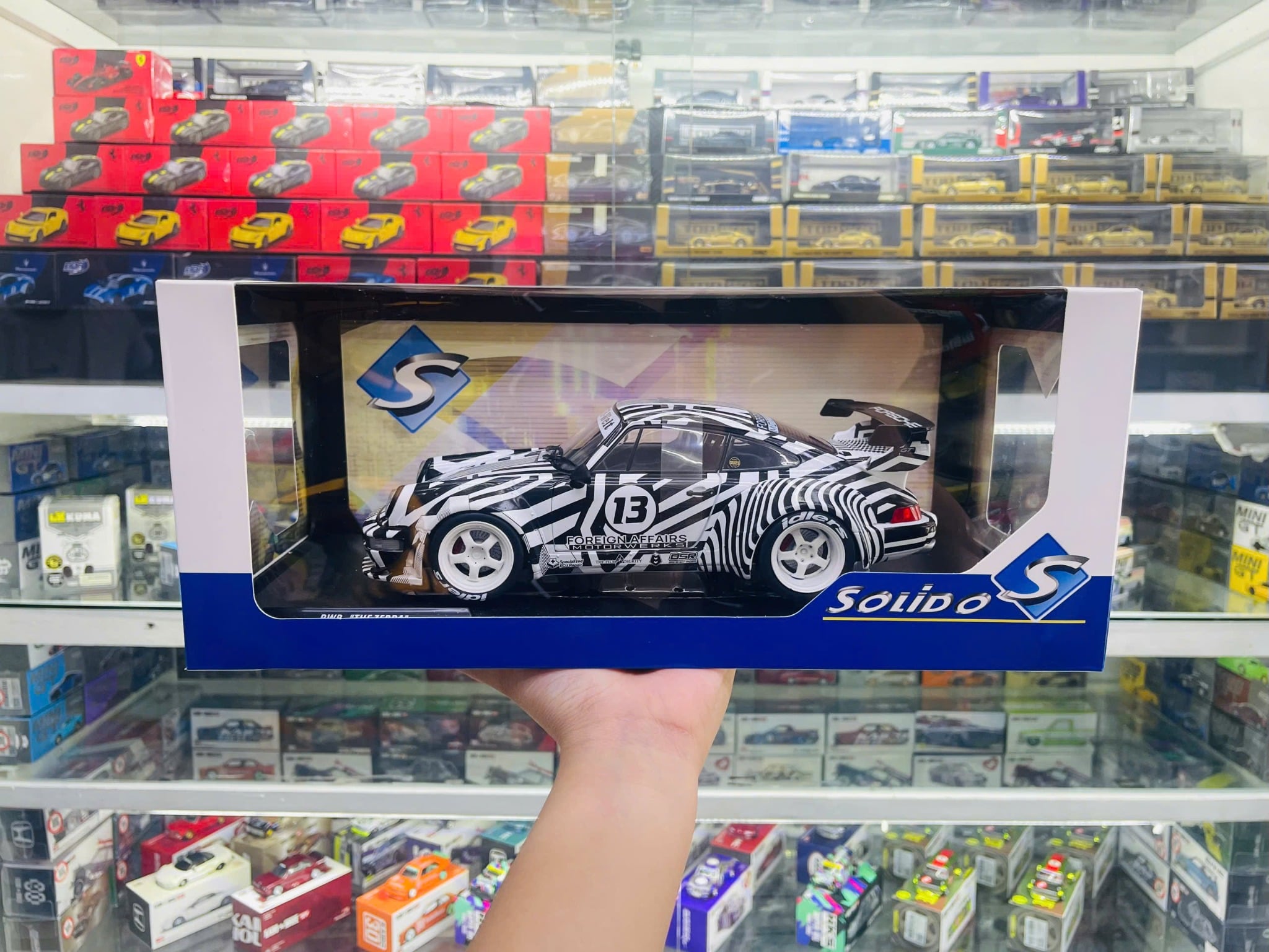  Mô hình xe ô tô Porsche RWB Rauh Welt 964 Body kit The Zebra 2022 tỉ lệ 1:18 Solido model S1807513 
