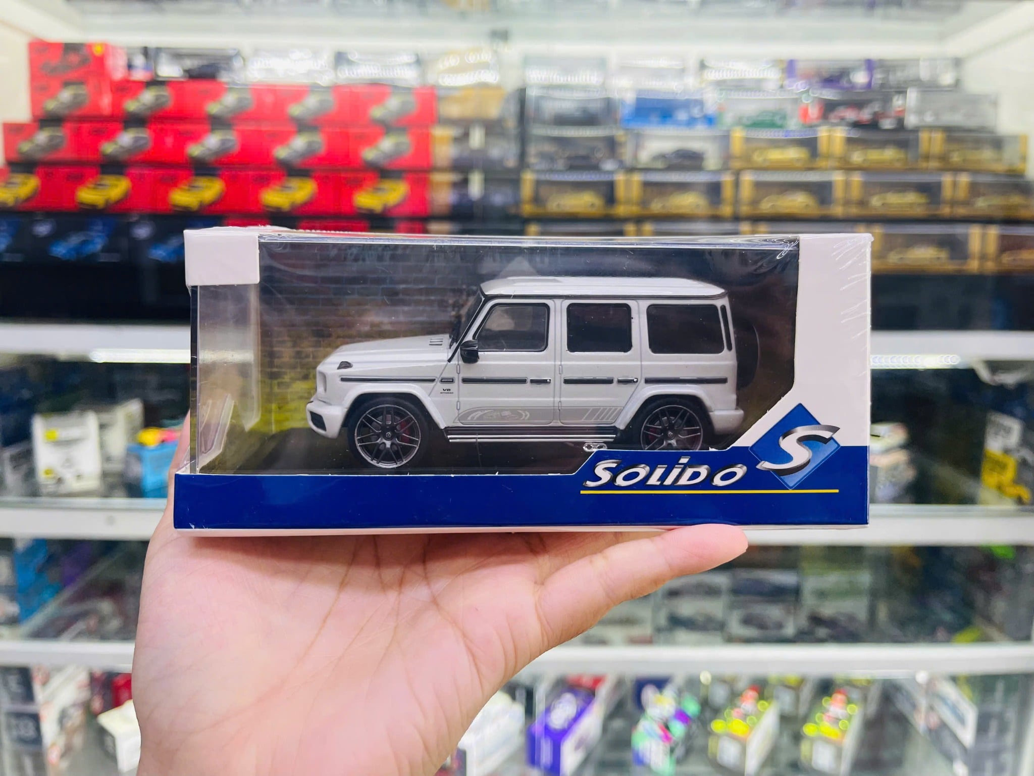  Mô hình xe ô tô Mercedes Benz G63 AMG Diamand White 2022 tỉ lệ 1:43 Solido model S4316701 