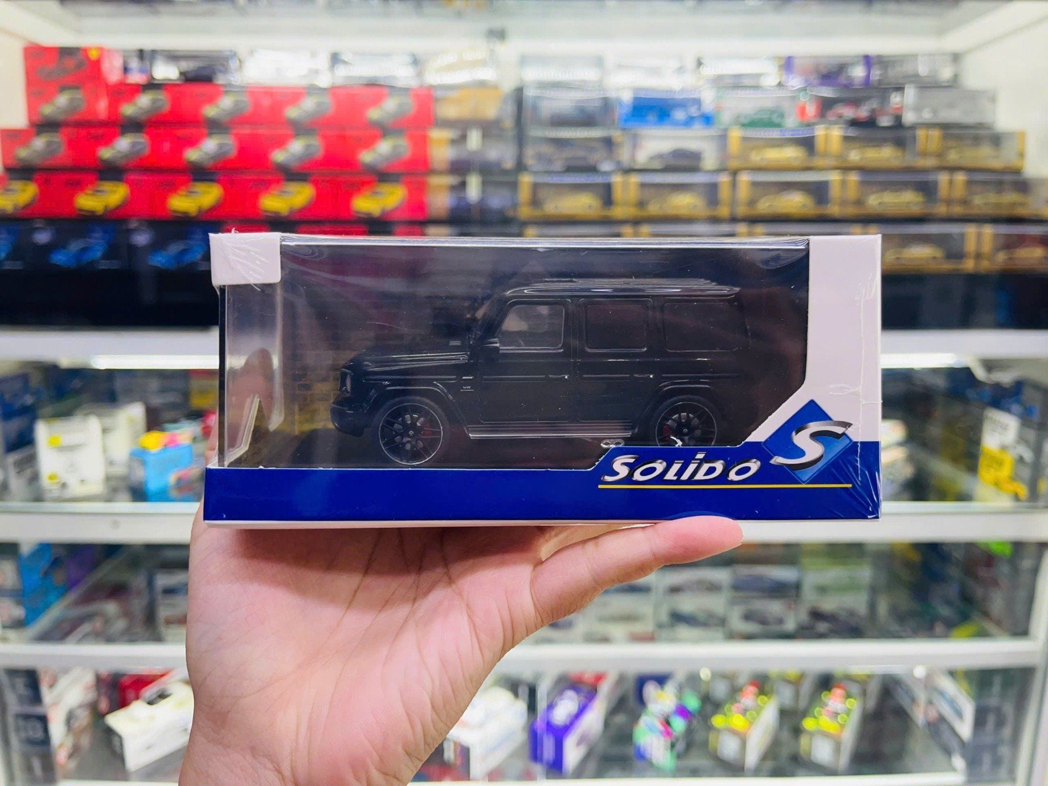  Mô hình xe ô tô Mercedes Benz G63 AMG Metallic Black tỉ lệ 1:43 Solido model S4316702 