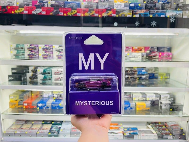  Mô hình xe BMW M4 GT3 cardbon card tỉ lệ 1:64 Mysterious OT64971 