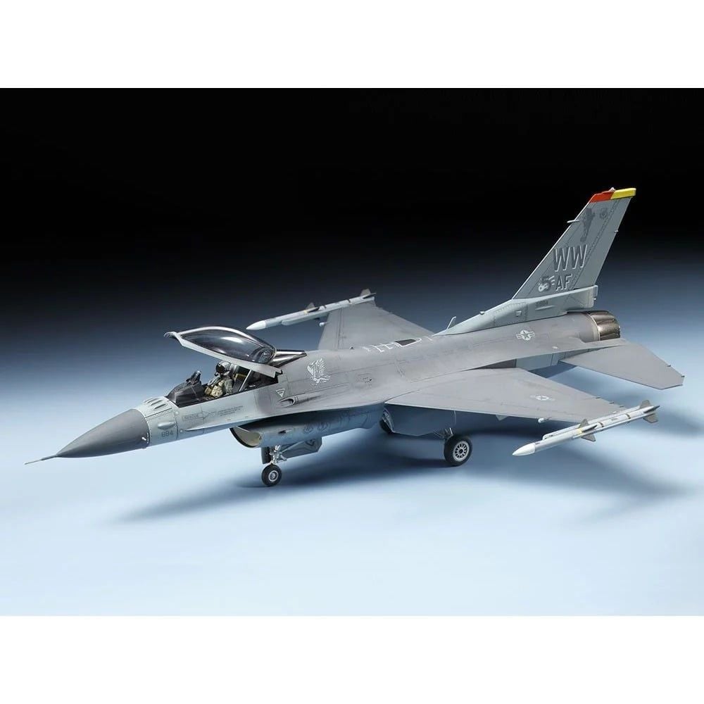  Mô hình lắp ráp máy bay LOCKHEED MARTIN F-16CJ [BLOCK50] FIGHTING FALCON tỉ lệ 1:72 Tamiya 60786 