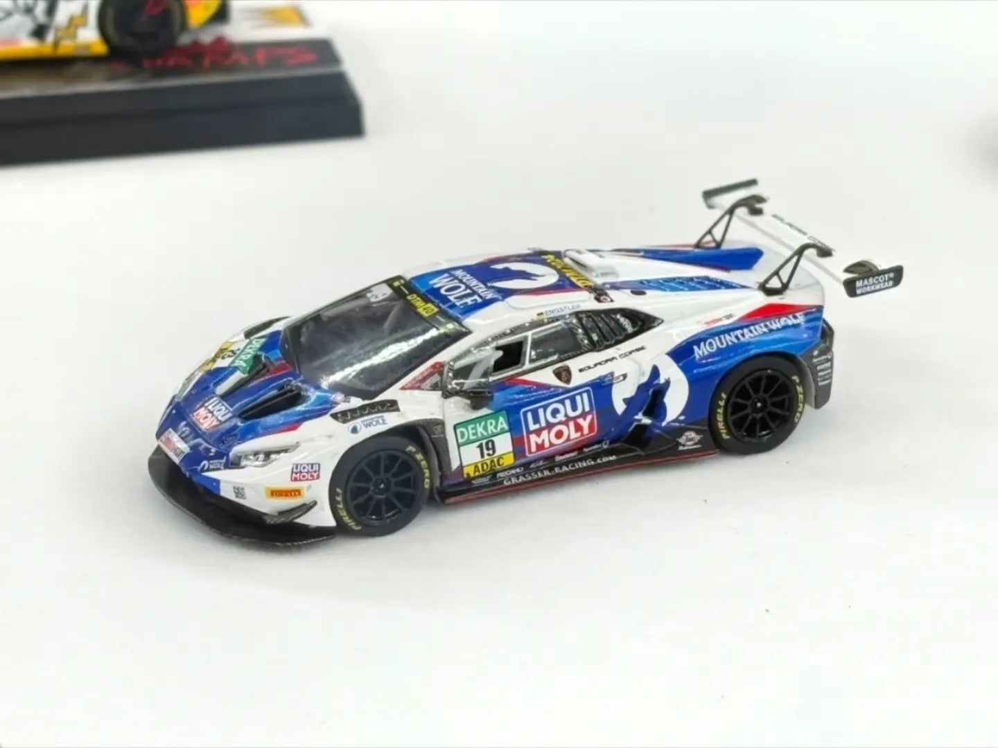  Mô hình xe Lamborghini Huracan GT3 EVO2 DTM 2024 #19 tỉ lệ 1:64 Trends Hobby 241083H 
