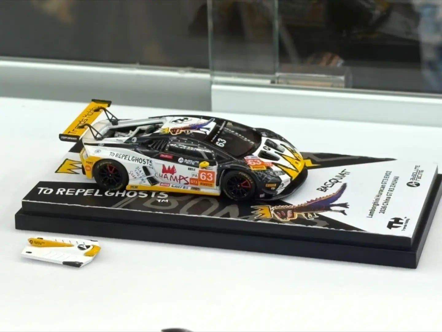  Mô hình xe Lamborghini Huracan GT3 EVO2 Absolute Racing - 2026 China GT #63 tỉ lệ 1:64 Trends Hobby 241083S 