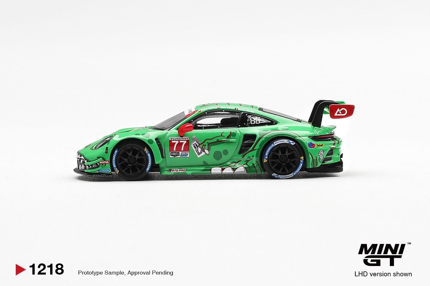  Mô hình xe Porsche 911 GT3 R (992) #77 AO Racing 2025 IMSA Sebring 12 Hrs Class Winner bản card tỉ lệ 1:64 MiniGT MGT01218 