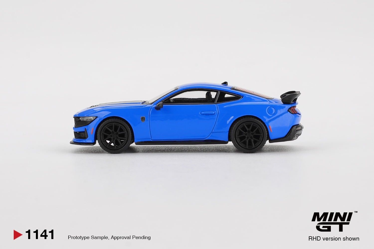  Mô hình xe Ford Mustang Dark Horse 2024 Grabber Blue bản card tỉ lệ 1:64 MiniGT MGT01141 