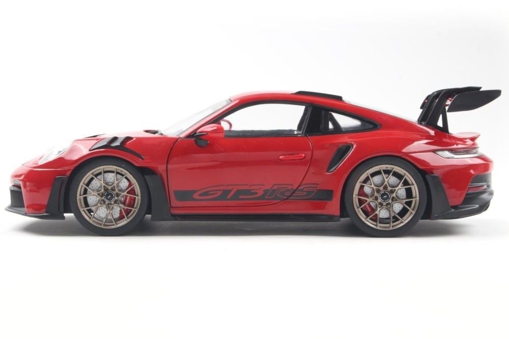  Mô hình xe ô tô Porsche 911 GT3 RS Guards red 2024 tỉ lệ 1:18 Solido Model S1812101 