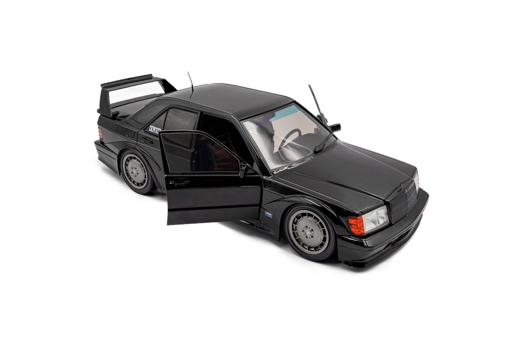  Mô hình xe ô tô Mercedes Benz 190 (W201) Evo II black tỉ lệ 1:18 Solido model S1801012 