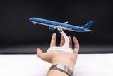  Mô hình máy bay VN Airlines Boeing B777 300ER 20cm MB20011 