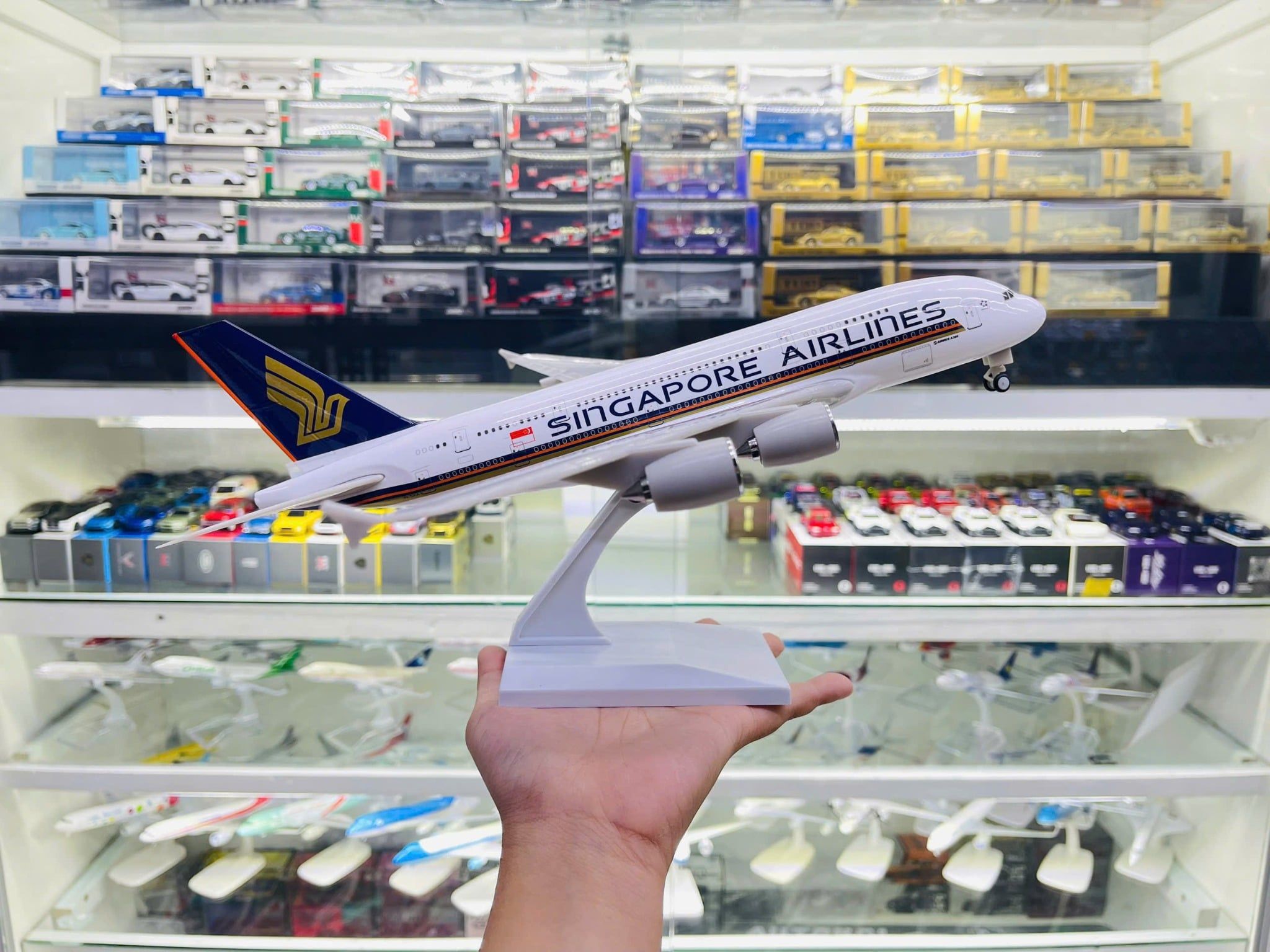  Mô hình máy bay Singapore Airlines Airbus A380 30cm MB30016 