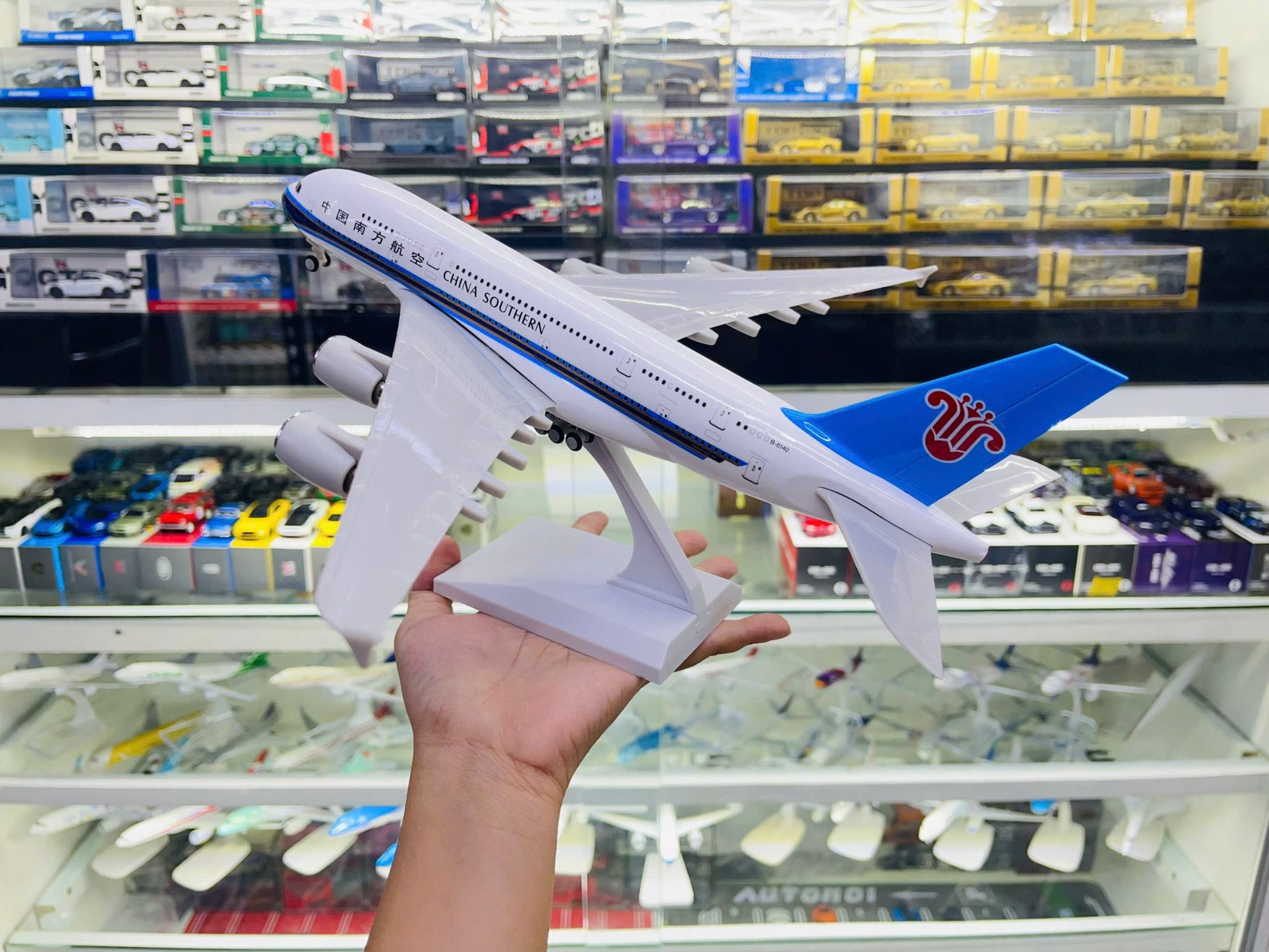  Mô hình máy bay China Southern Airbus A380 30cm MB30013 