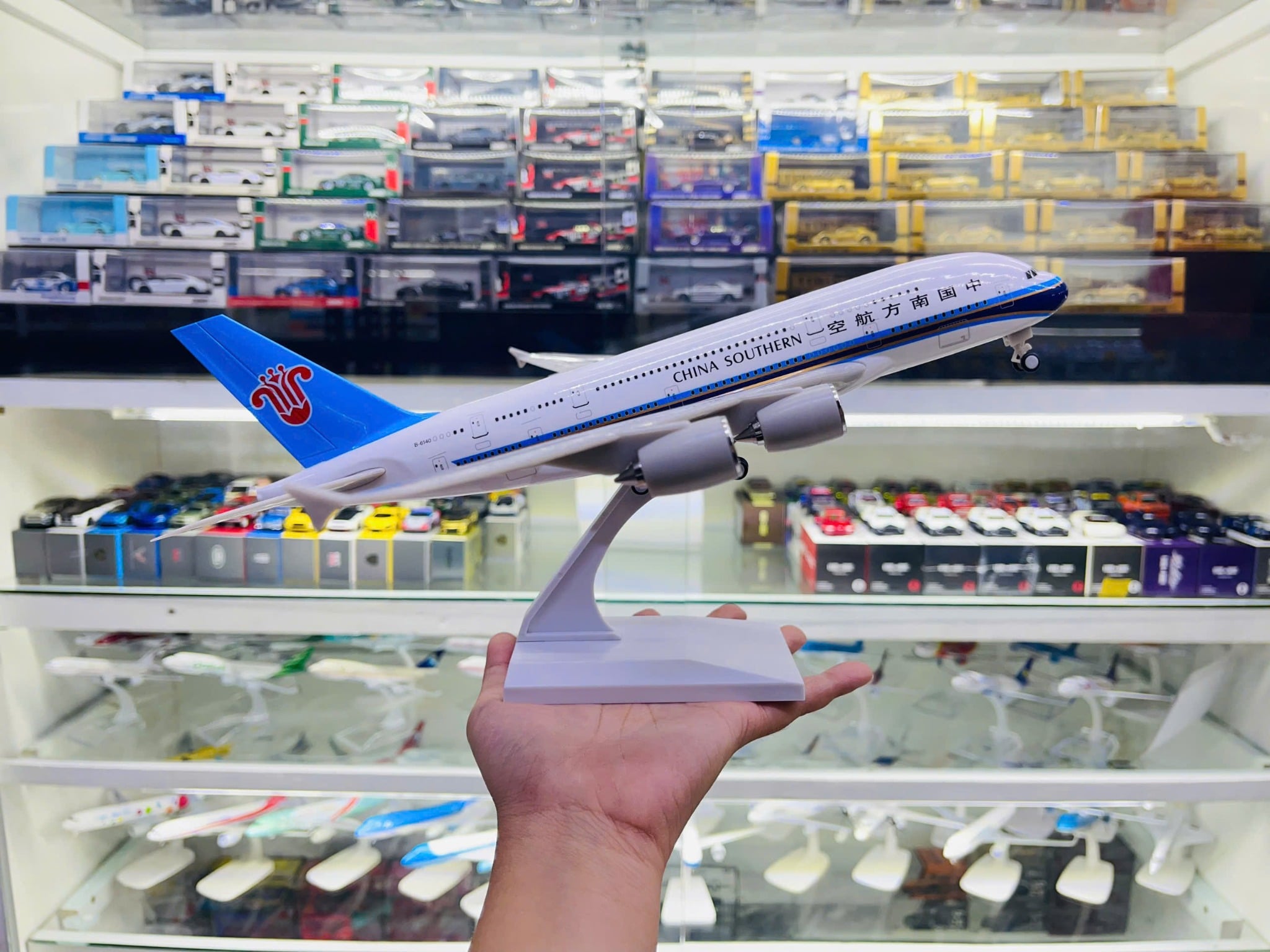  Mô hình máy bay China Southern Airbus A380 30cm MB30013 