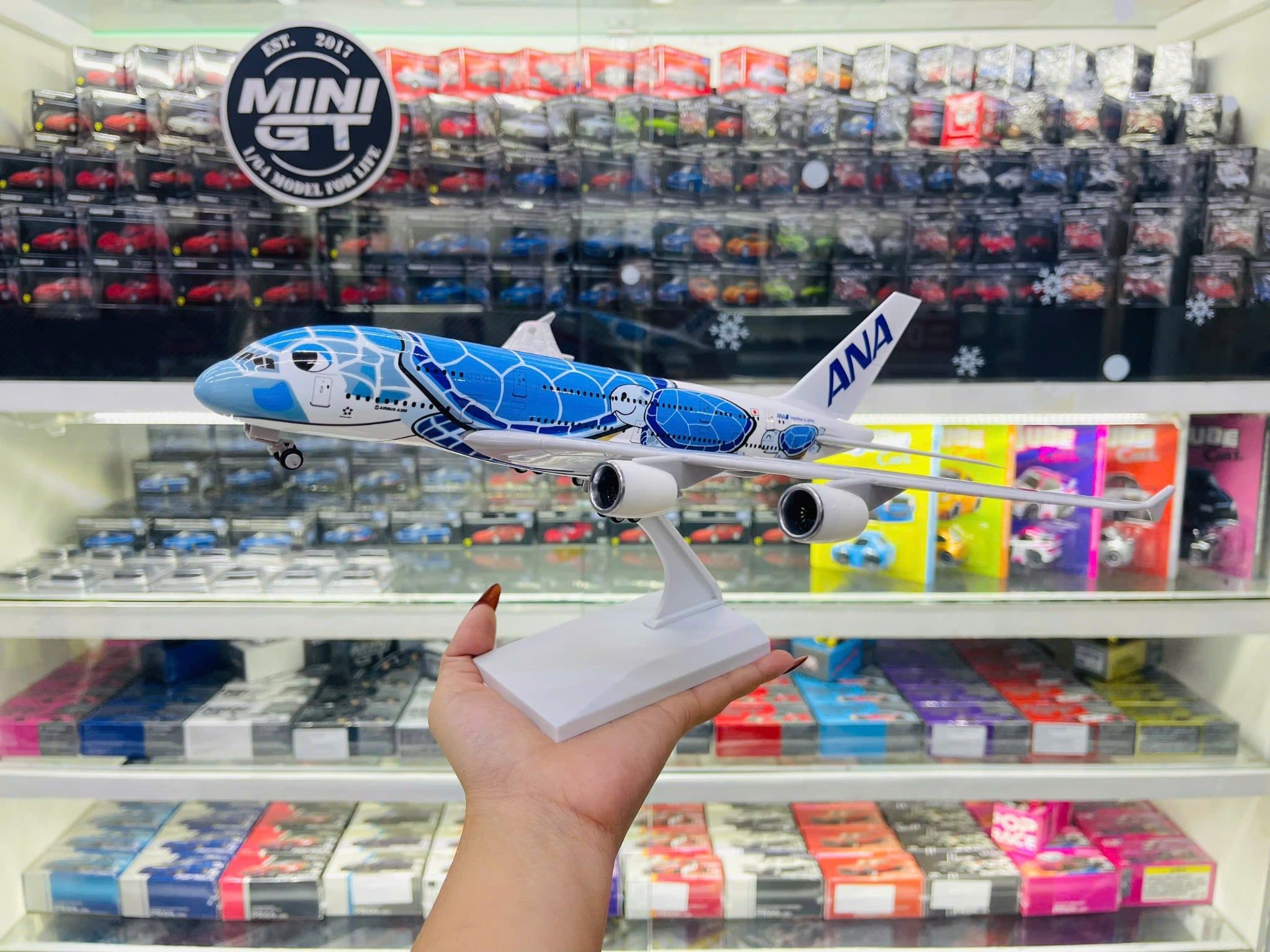  Mô hình máy bay ANA Turtle Blue Airbus A380 30cm MB30032 
