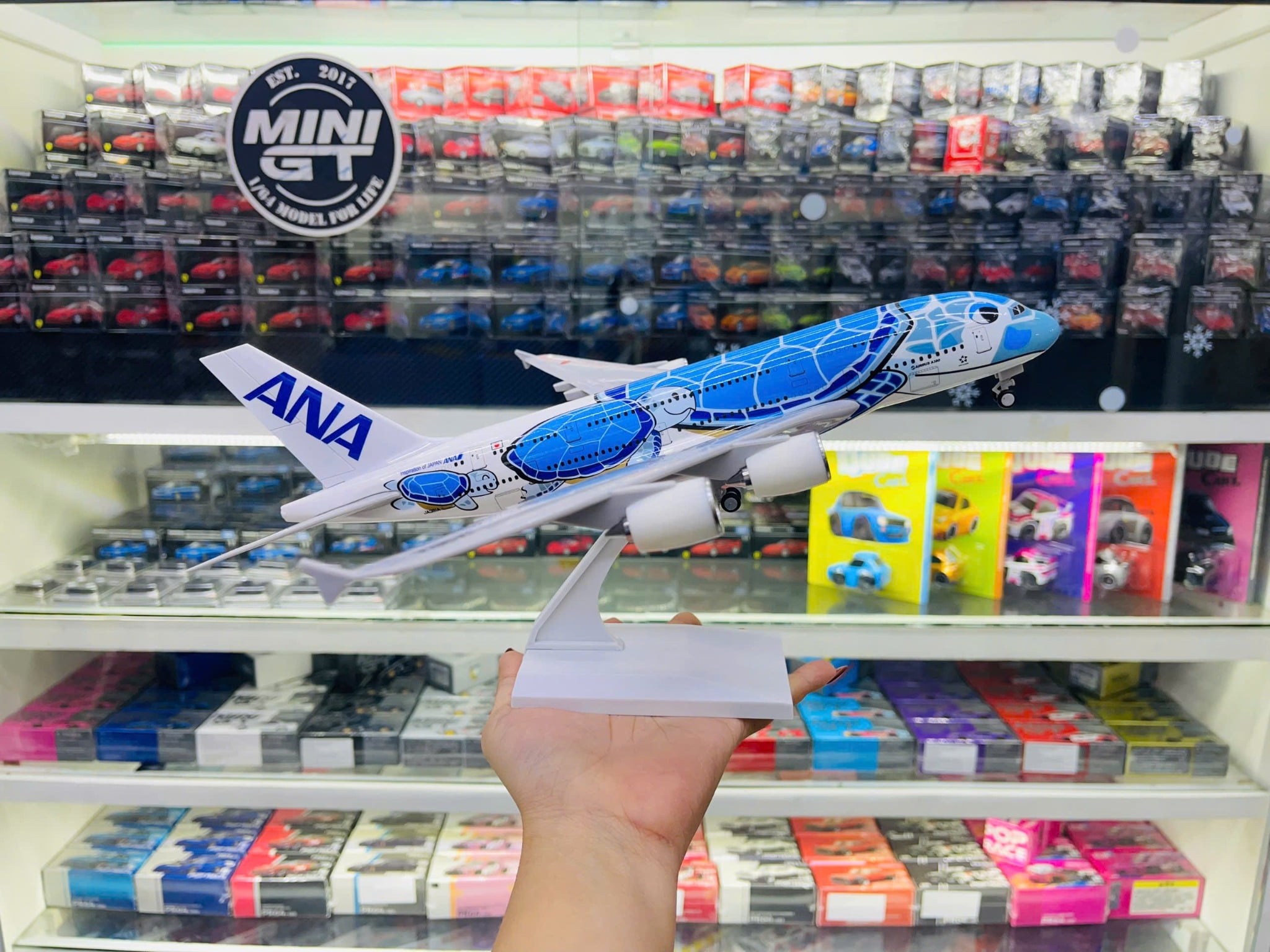  Mô hình máy bay ANA Turtle Blue Airbus A380 30cm MB30032 