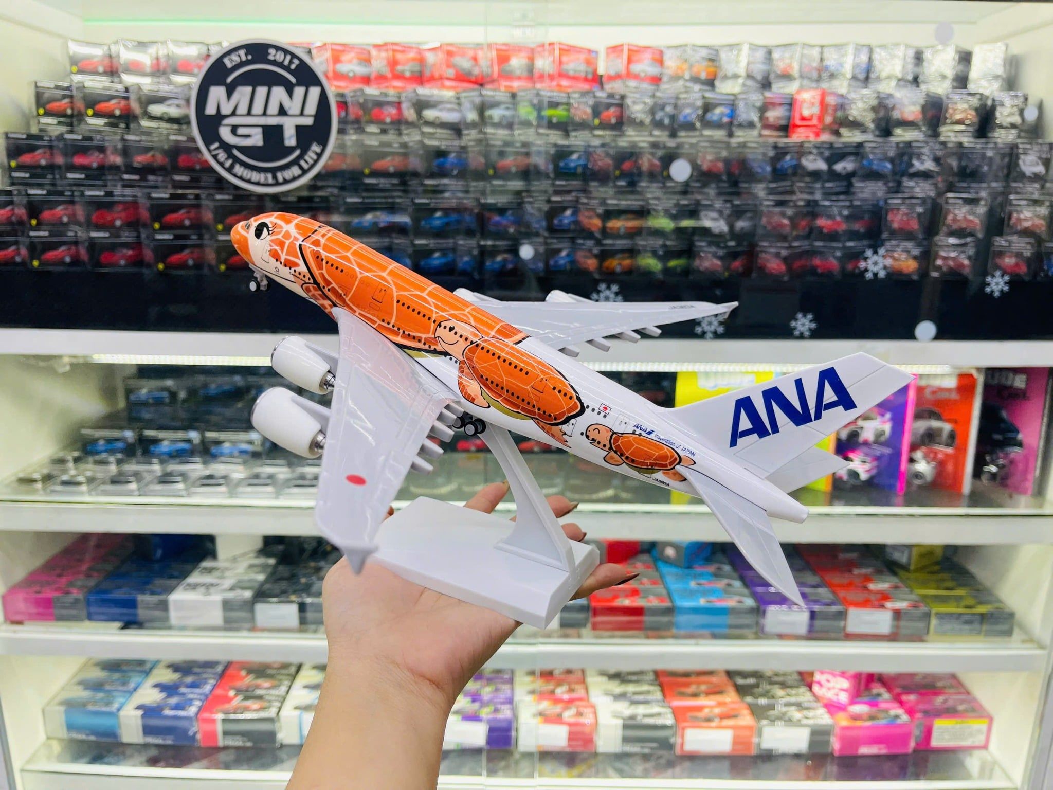  Mô hình máy bay ANA Turtle Orange Airbus A380 30cm MB30031 