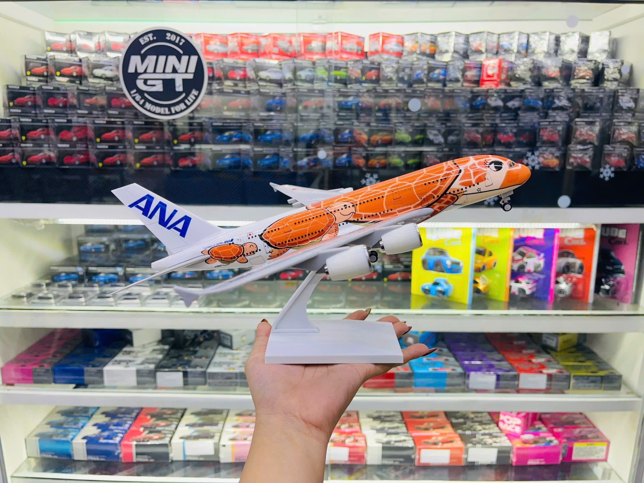  Mô hình máy bay ANA Turtle Orange Airbus A380 30cm MB30031 