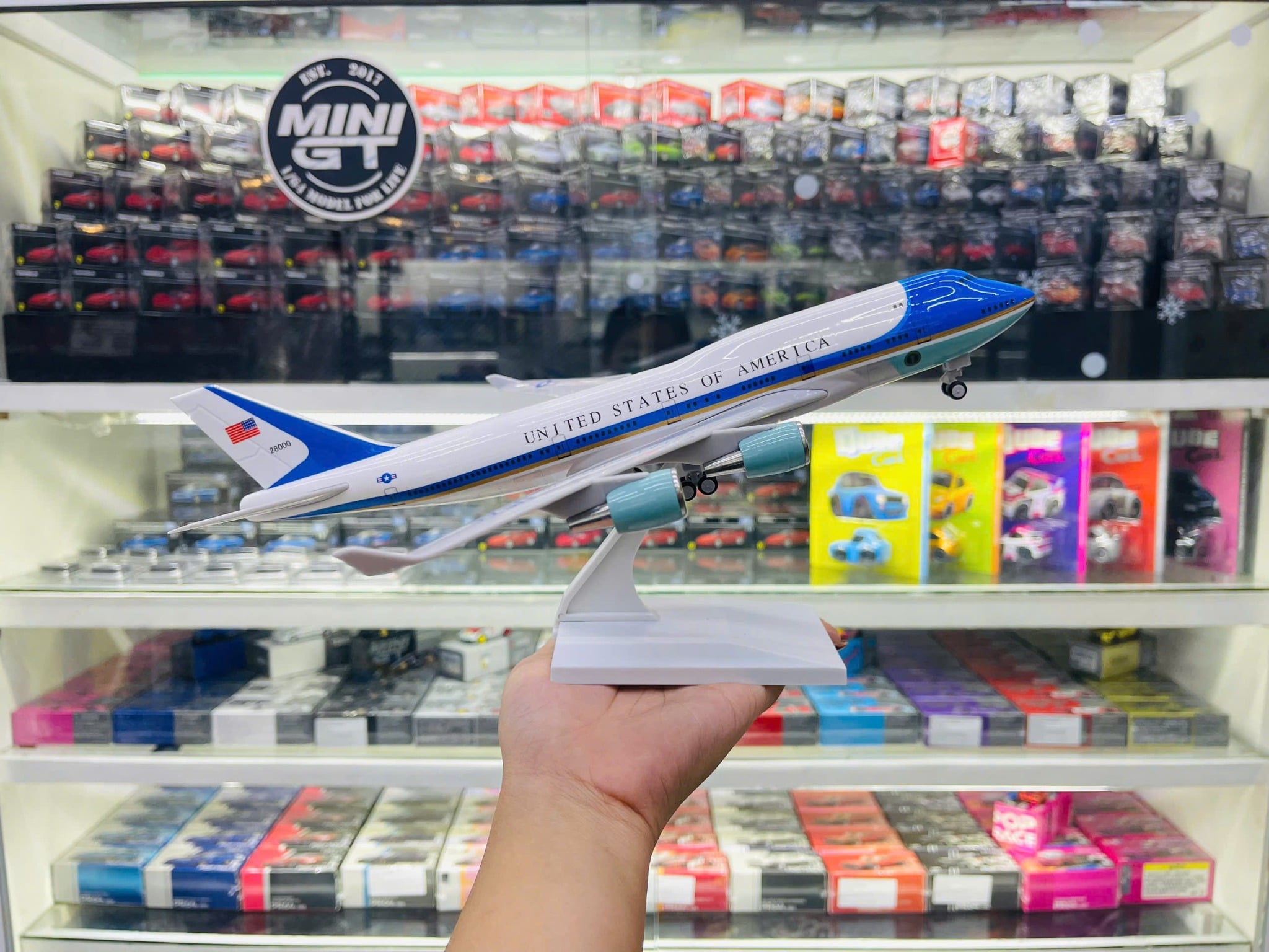  Mô hình máy bay Tổng thống mỹ Air Force One Boeing B747 MB30033 