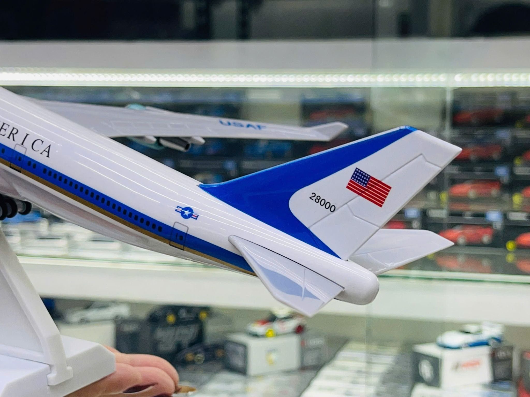  Mô hình máy bay Tổng thống mỹ Air Force One Boeing B747 MB30033 