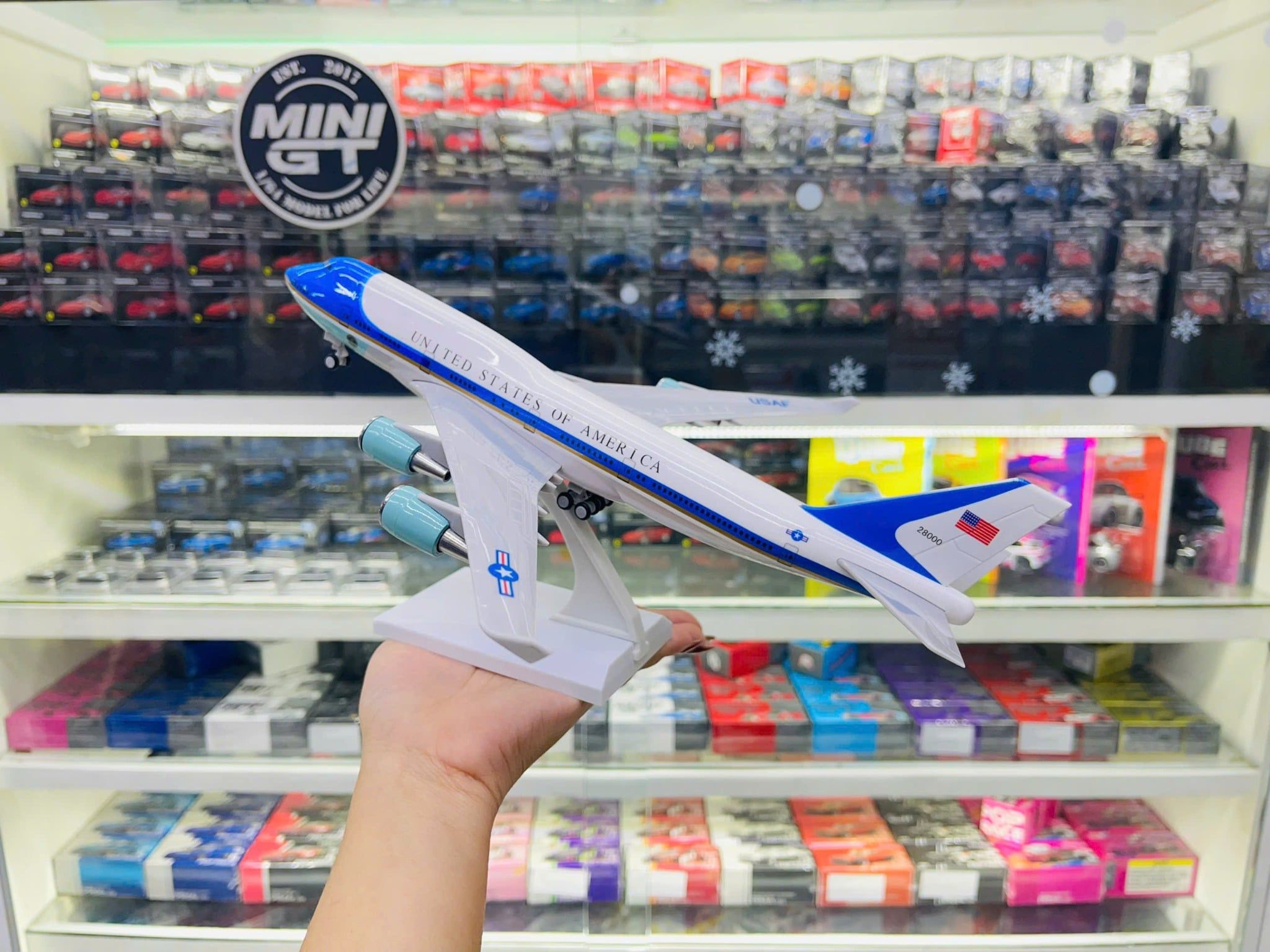  Mô hình máy bay Tổng thống mỹ Air Force One Boeing B747 MB30033 