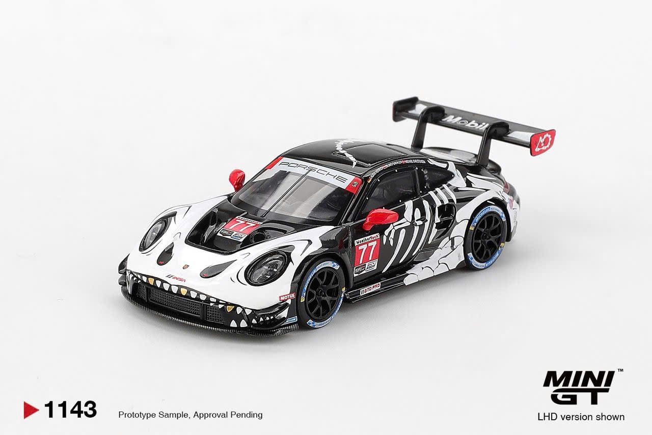  Mô hình xe Porsche 911 GT3 R #77 AO Racing 2025 IMSA Petit Le Mans bản card tỉ lệ 1:64 MiniGT MGT01143 