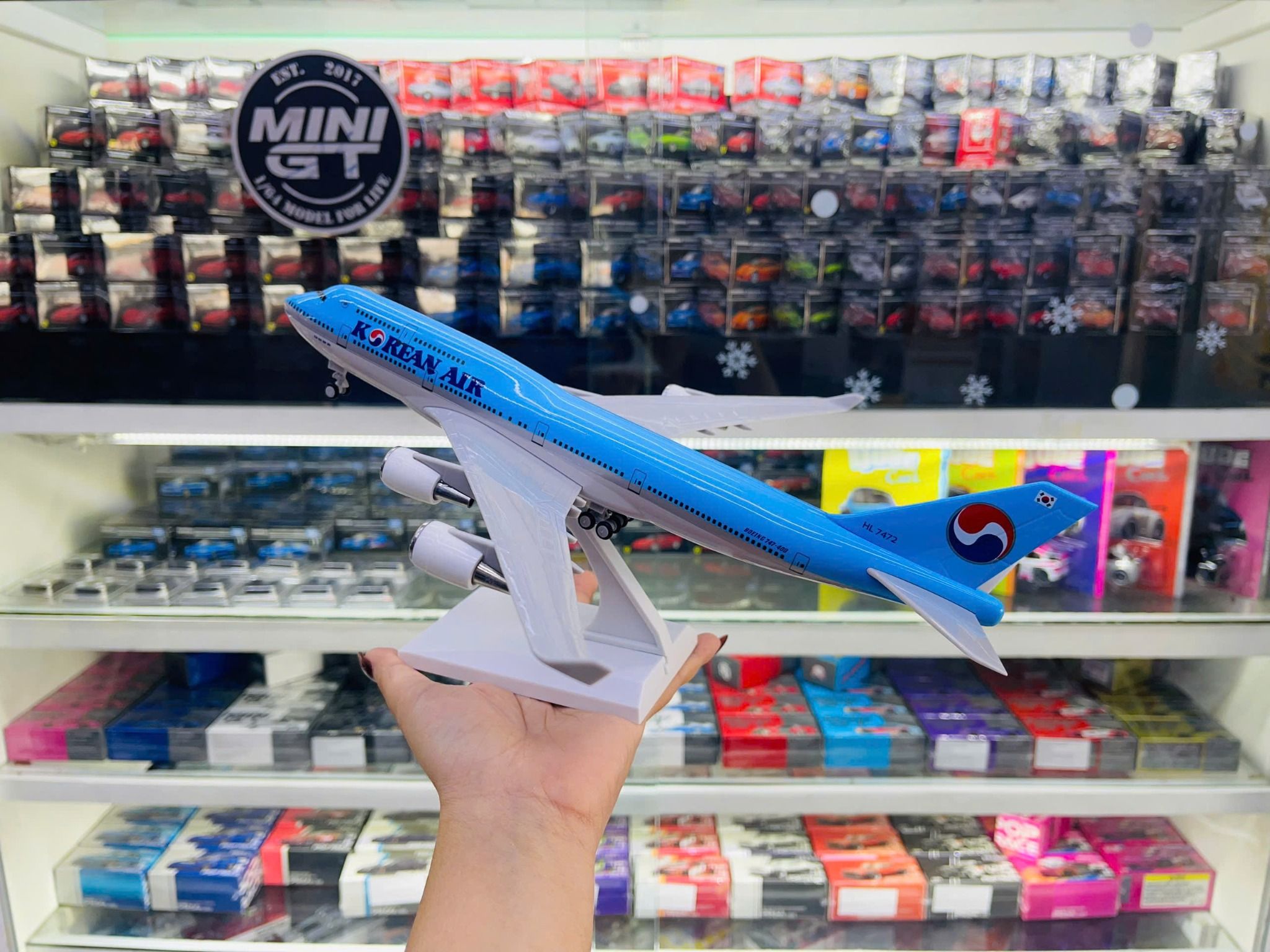  Mô hình máy bay Korean Air Boeing B747 30cm MB30024 